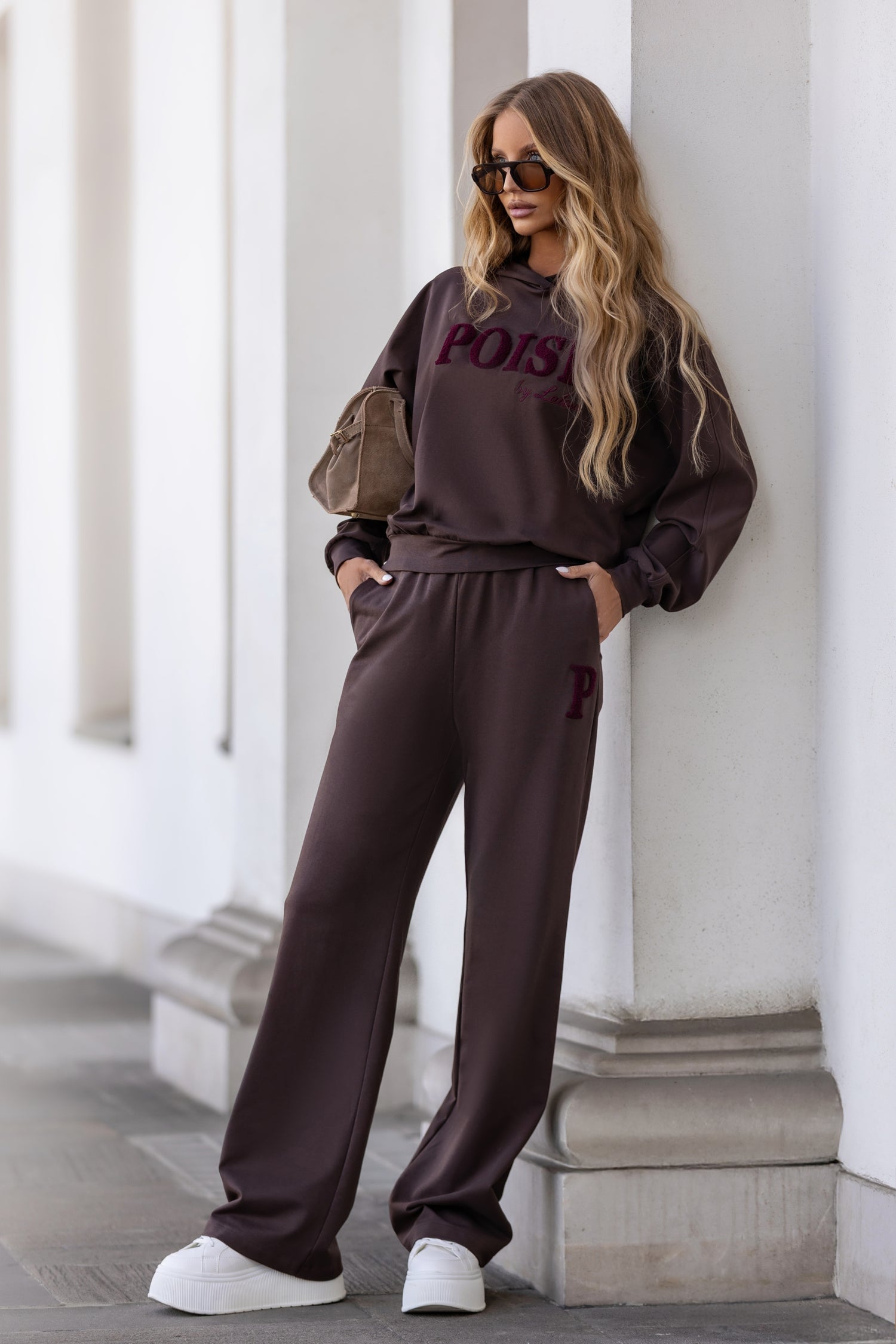Spodnie dresowe Poise