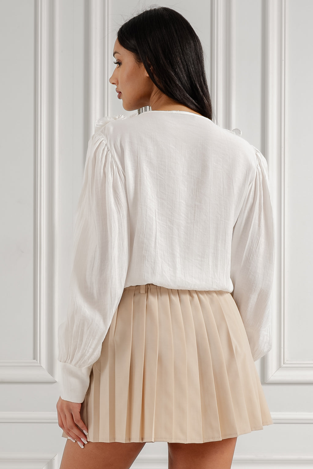 Bluzka z falbanami przy dekolcie- Różowy / Uniwersalny