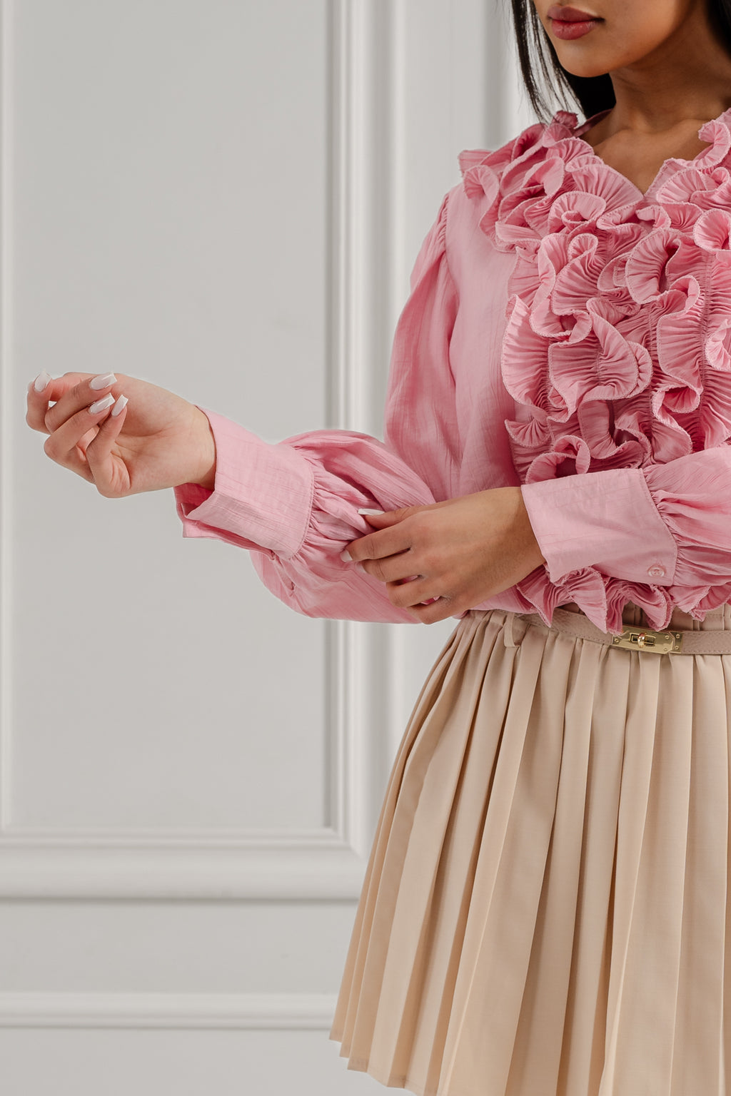 Bluzka z falbanami przy dekolcie- Różowy / Uniwersalny