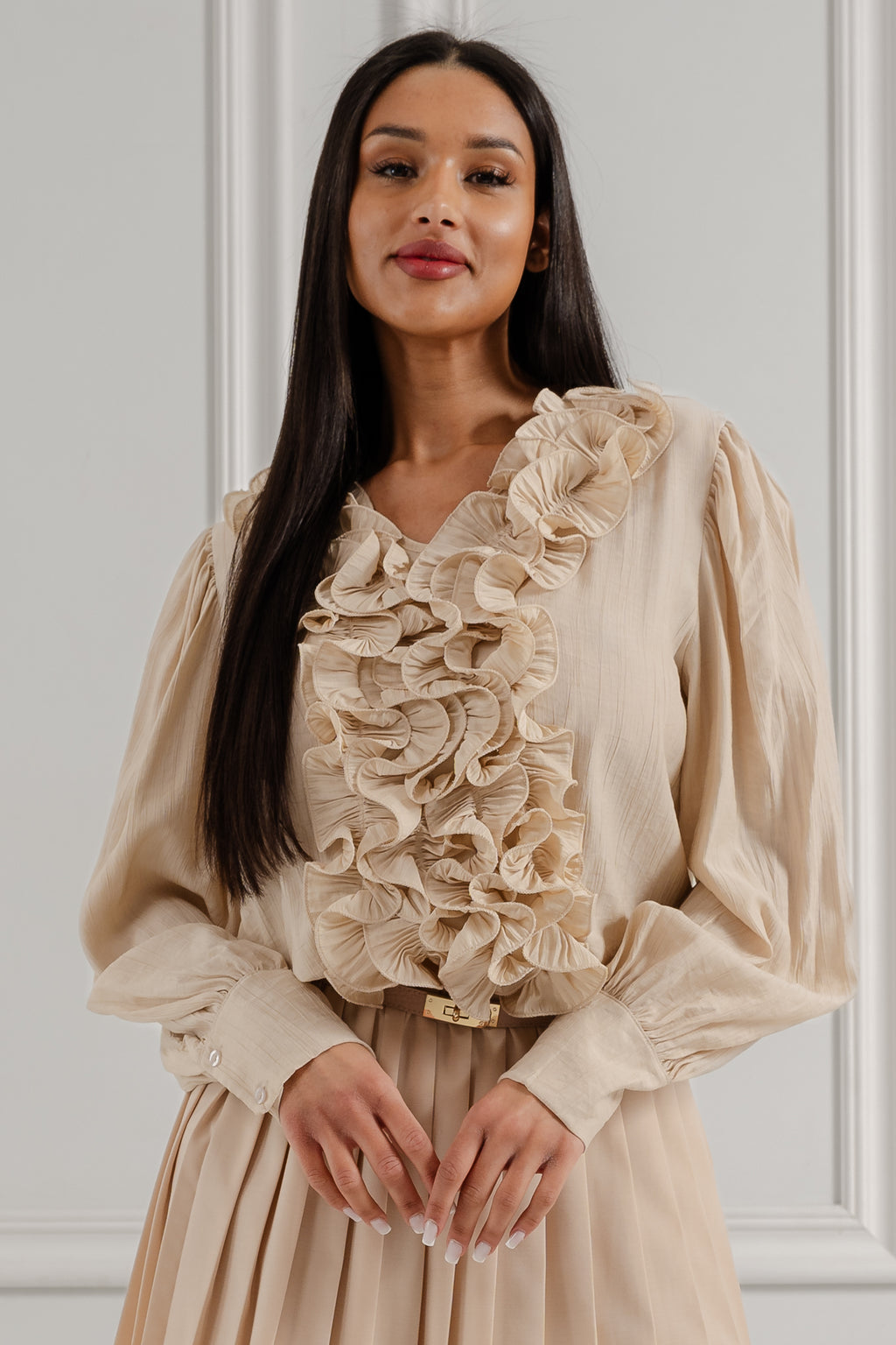 Bluzka z falbanami przy dekolcie- Różowy / Uniwersalny