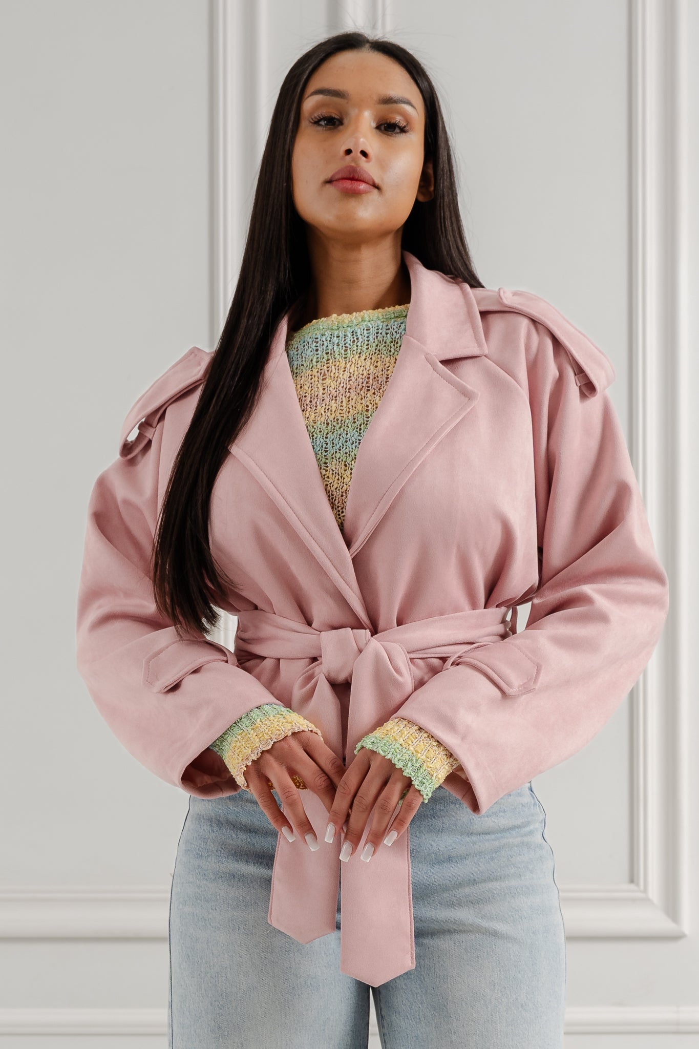 Krótki płaszcz z wiązaniem- Różowy / Uniwersalny