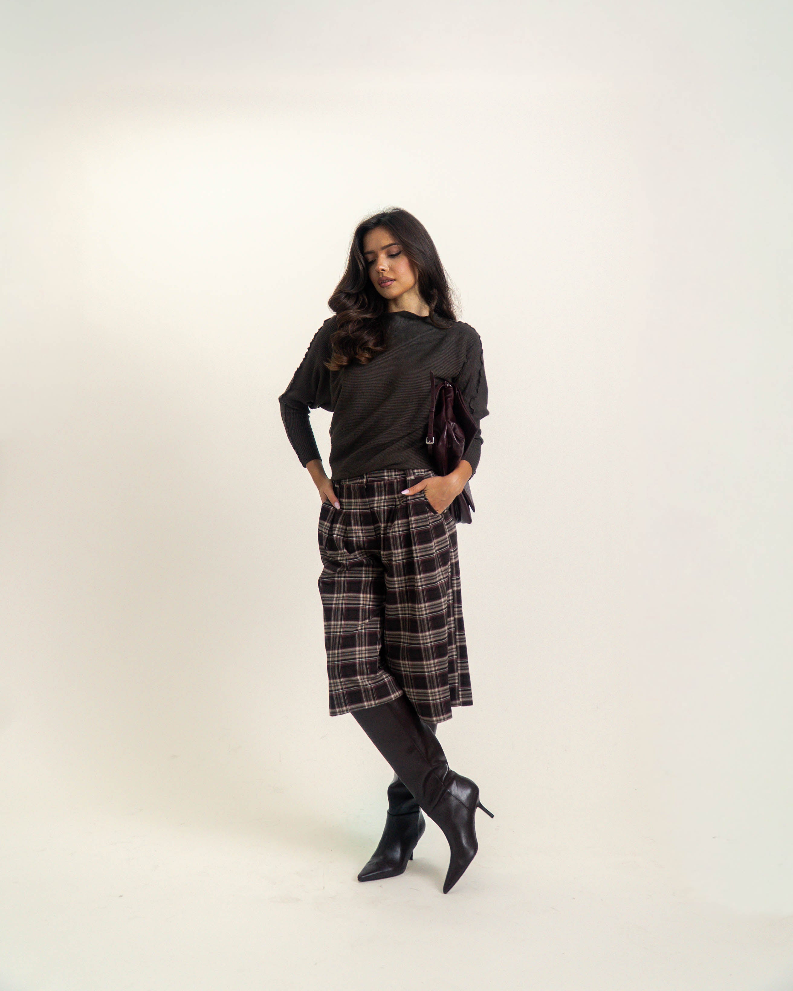 DZIANINOWY SWETER W PRĄŻKI