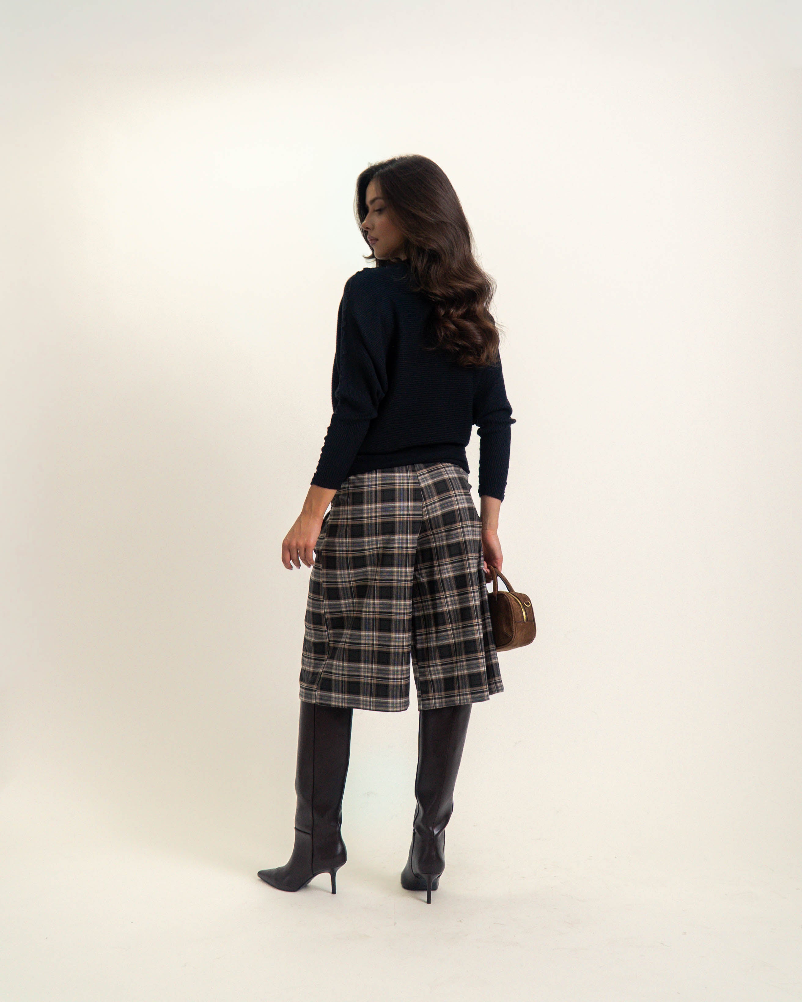 DZIANINOWY SWETER W PRĄŻKI