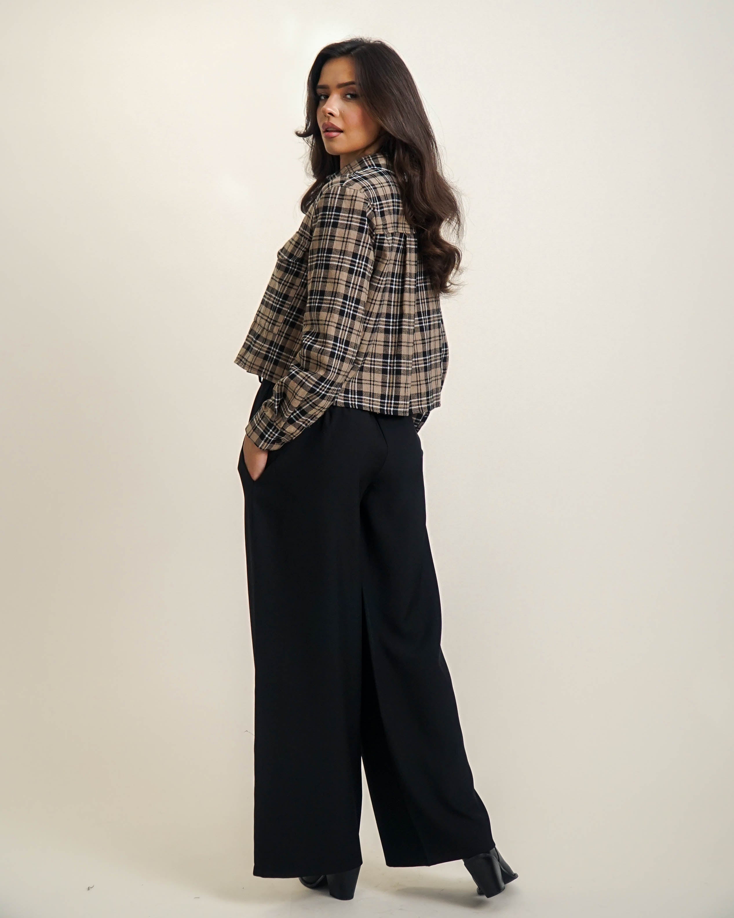 SPODNIE Z SZEROKĄ NOGAWKĄ