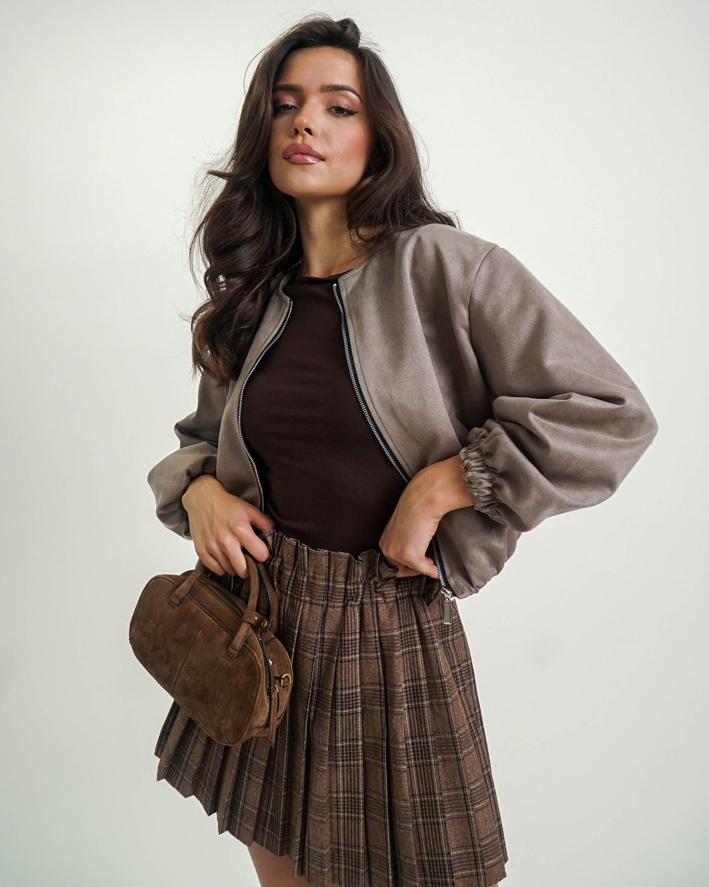 KURTKA BOMBER Z ZAMSZOWEJ TKANINY