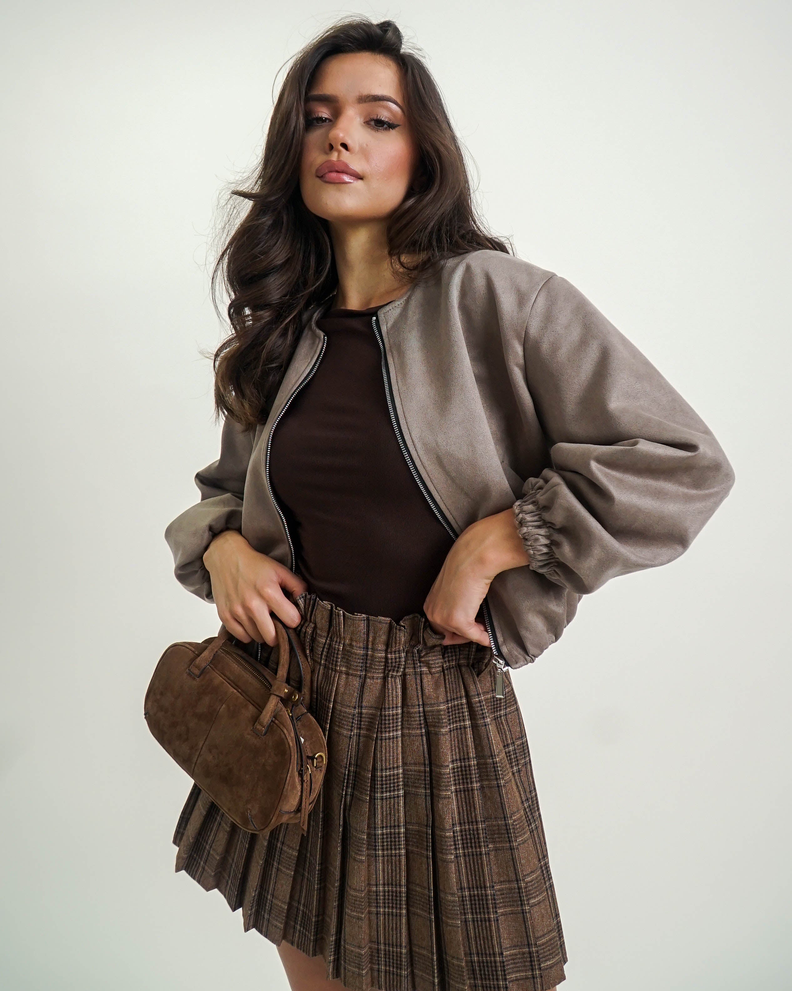 KURTKA BOMBER Z ZAMSZOWEJ TKANINY