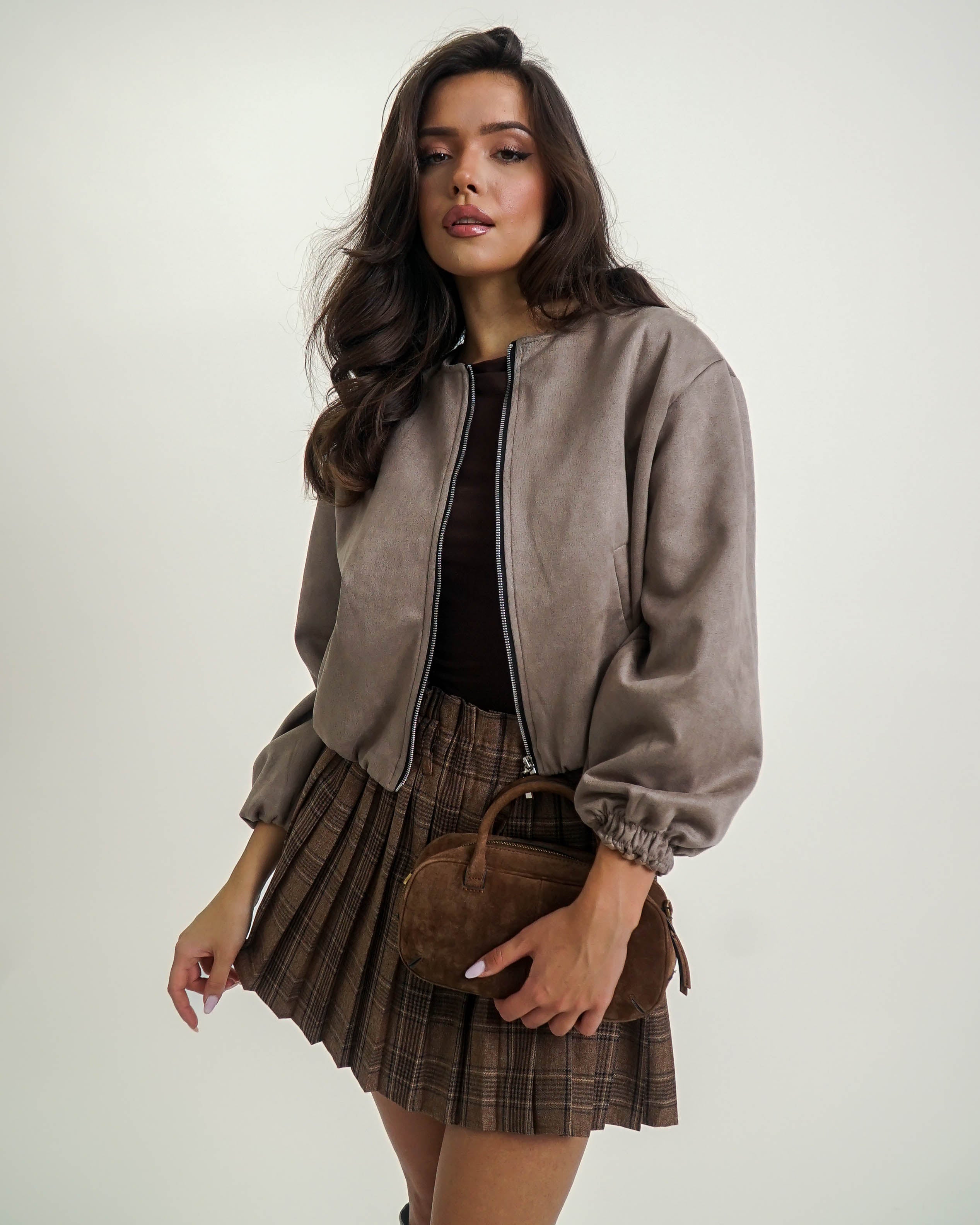 KURTKA BOMBER Z ZAMSZOWEJ TKANINY