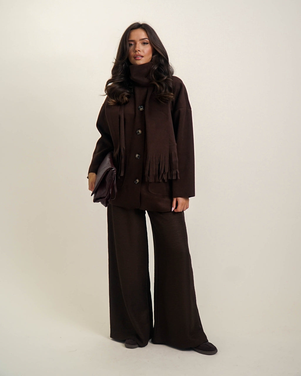 CZEKOLADOWY PŁASZCZ Z SZALEM