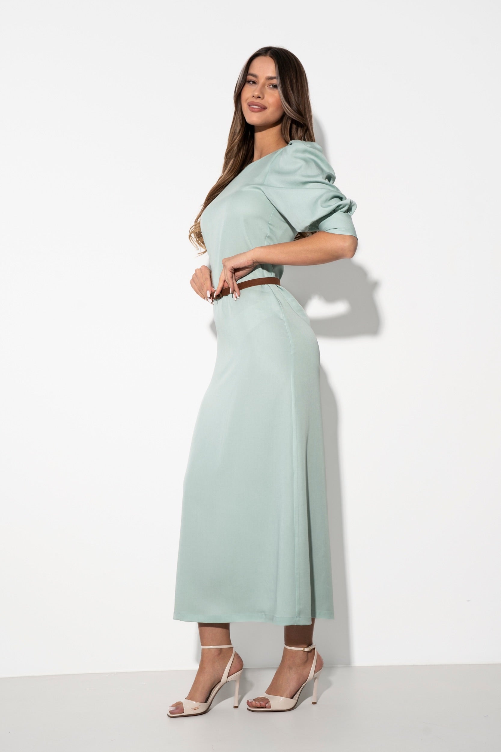 SUKIENKA Z OZDOBNYM RĘKAWEM I PASKIEM