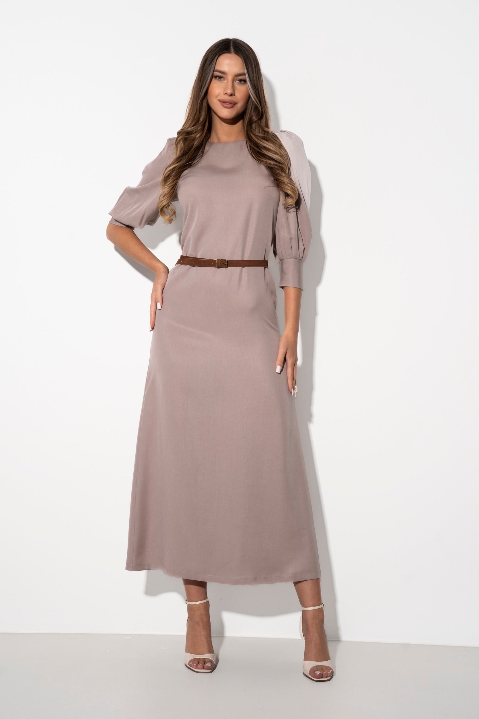 SUKIENKA Z OZDOBNYM RĘKAWEM I PASKIEM