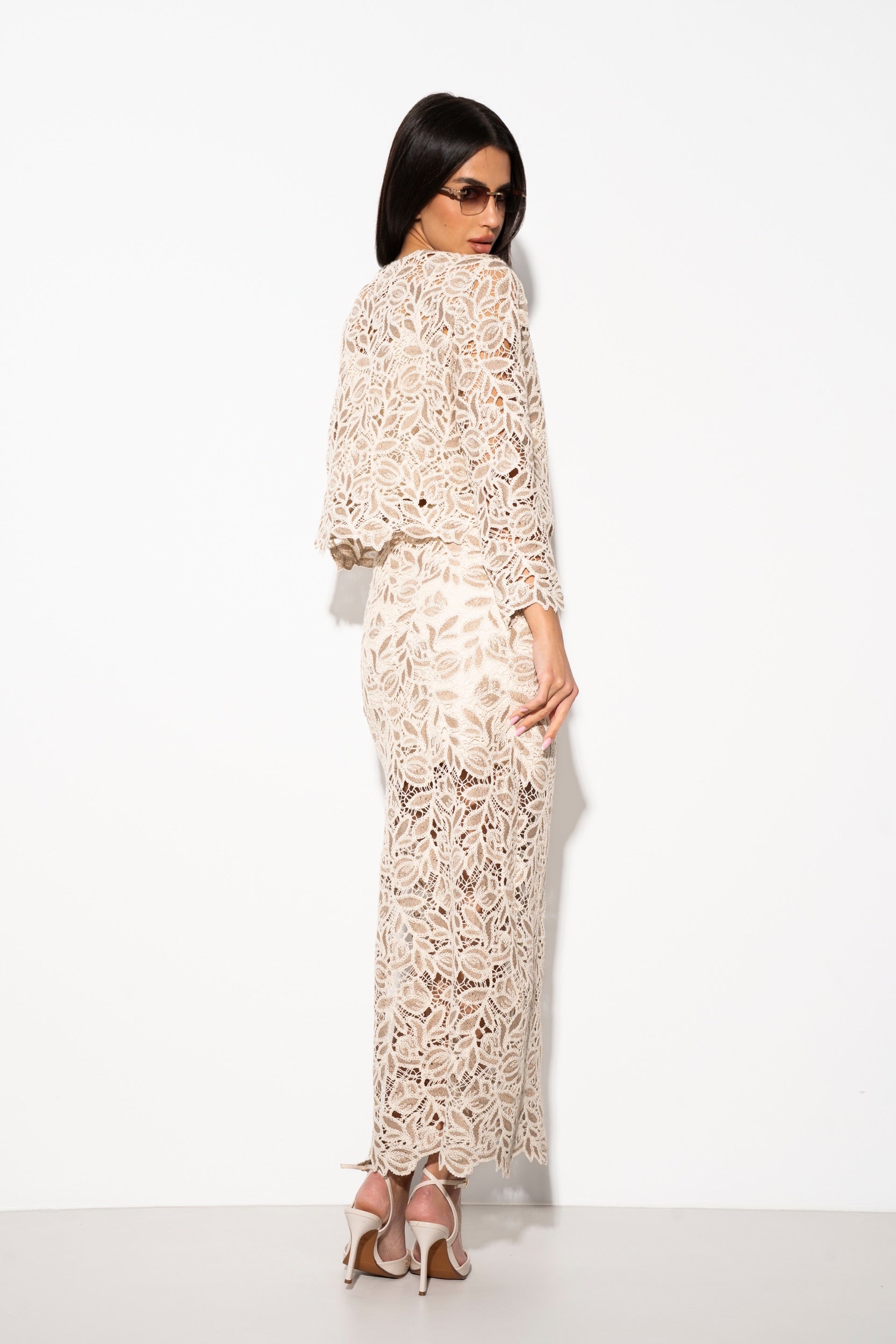 KORONKOWY KOMPLET Z MOTYWEM LISTKÓW