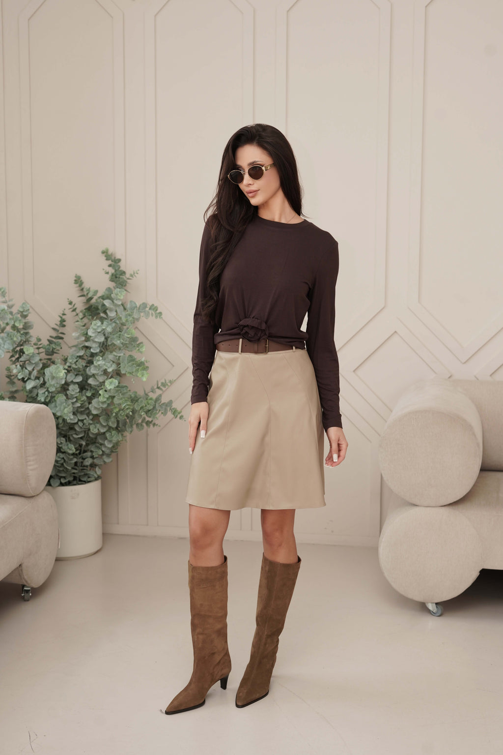 Bluzka z długim rękawem i kwiatem w talii