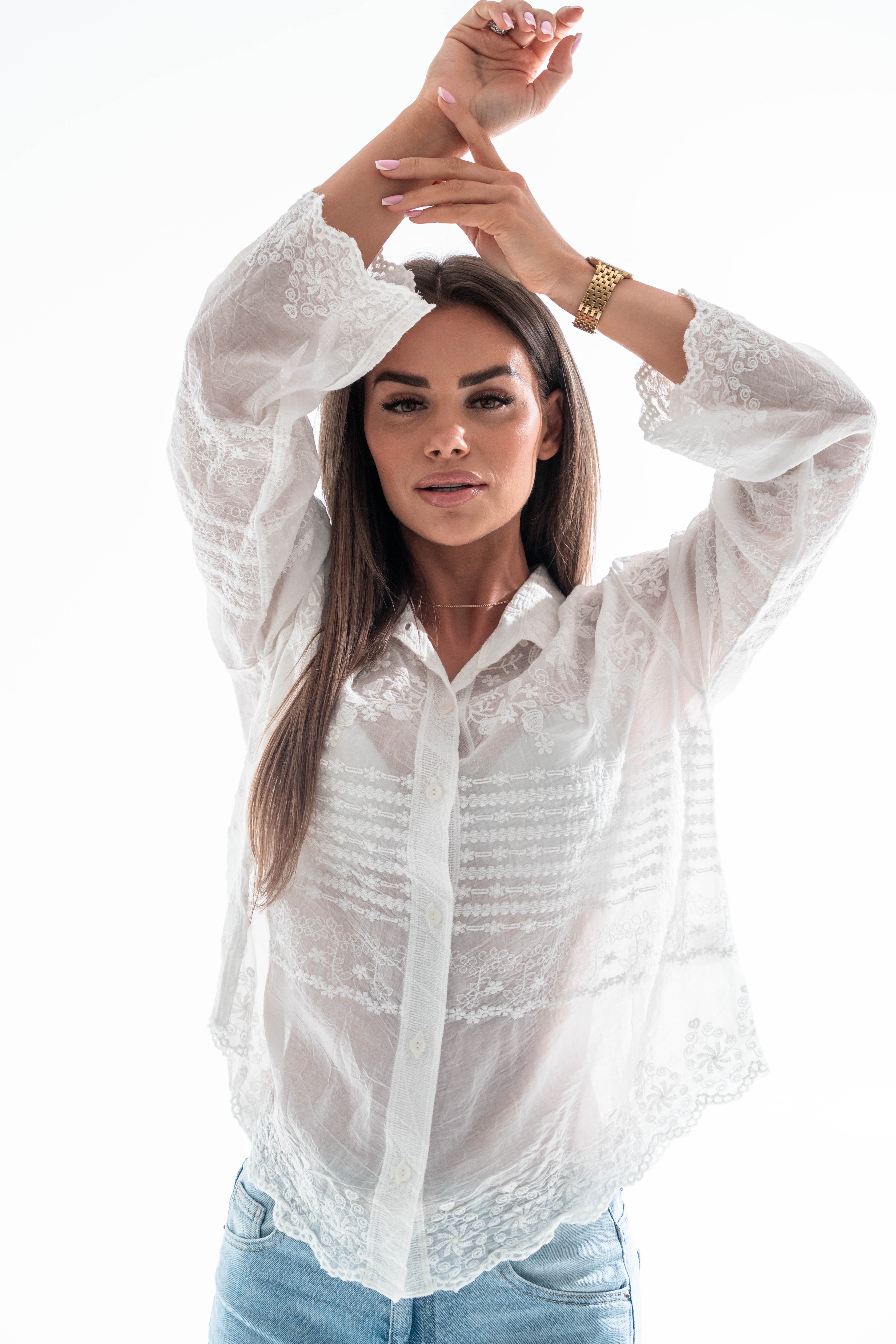 ZWIEWNA KOSZULA FLORA Z KWIATOWYMI DETALAMI- Beżowy / Uniwersalny