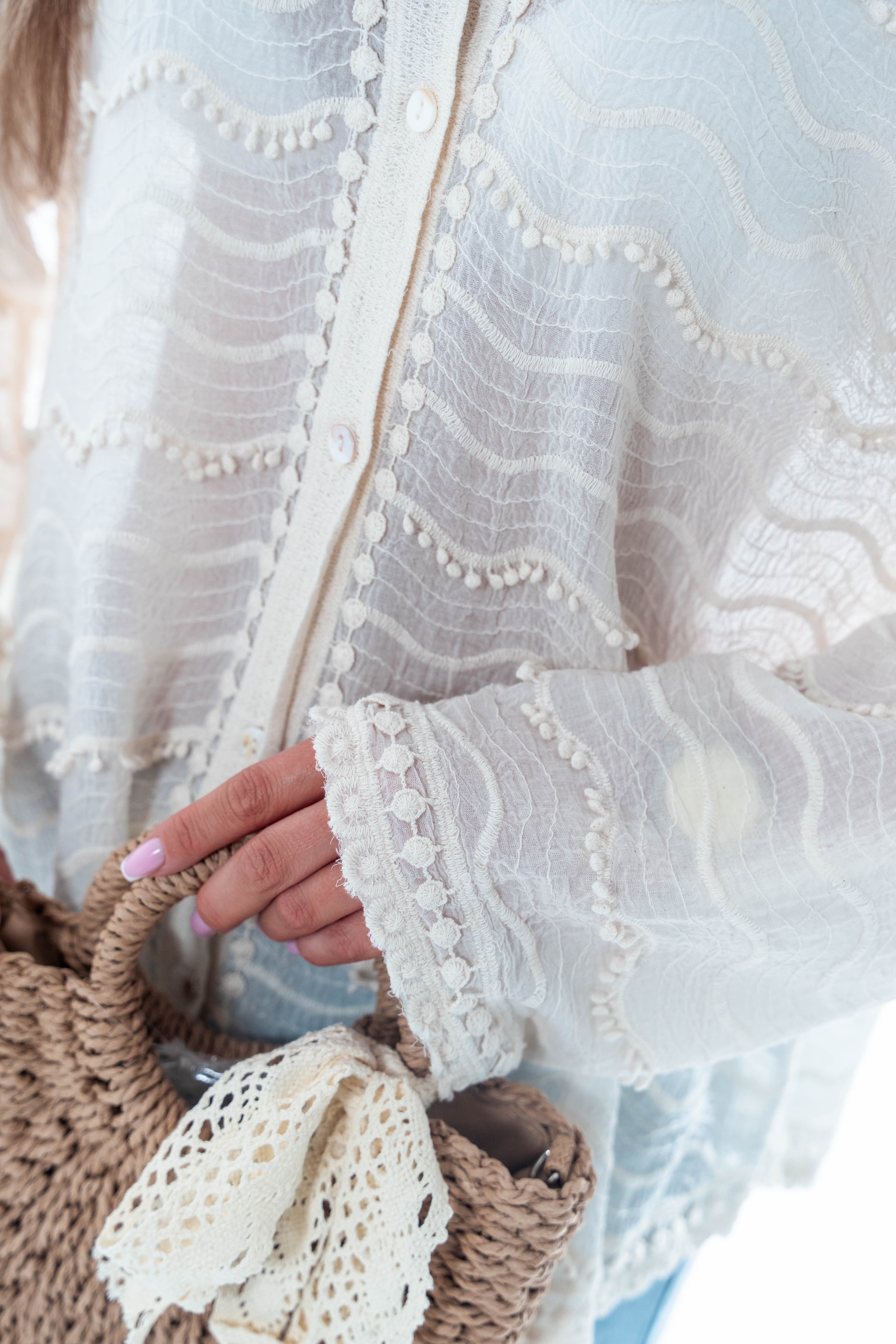 Koszula Solena z falującym wzorem i haftowanym wykończeniem- Beżowy / Uniwersalny