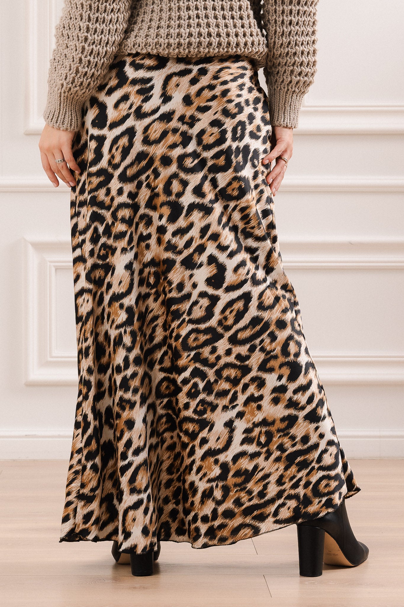 Satynowa Spódnica w Zwierzęcy Wzór- Uniwersalny / Beżowy