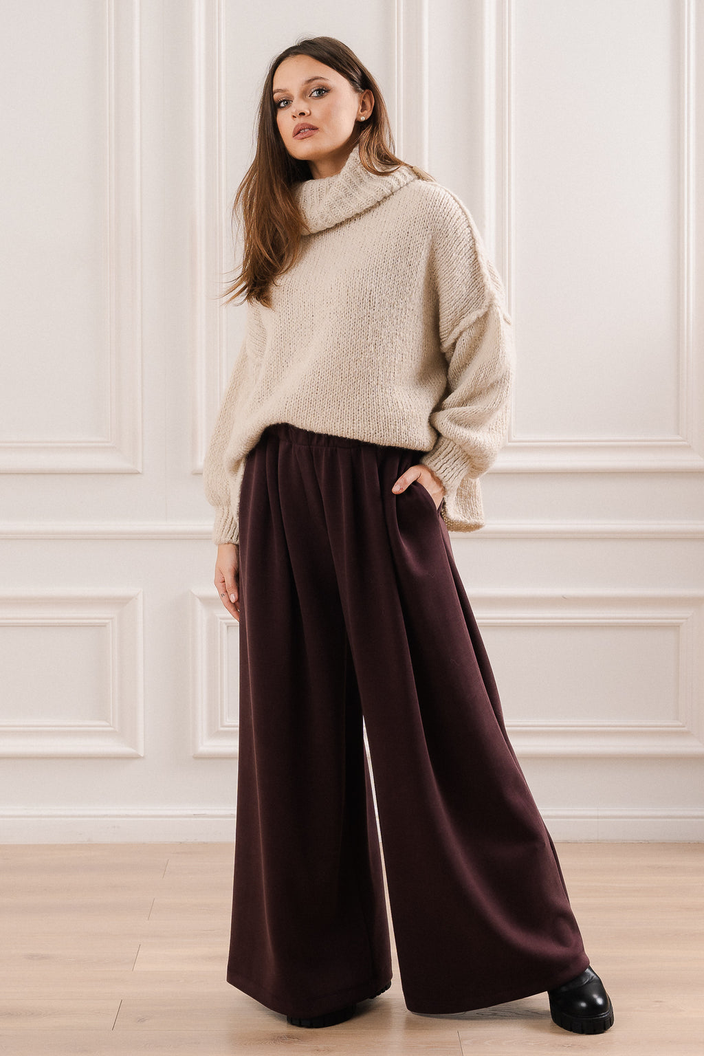 Sweter Oversize z Golfem- Uniwersalny / Brązowy