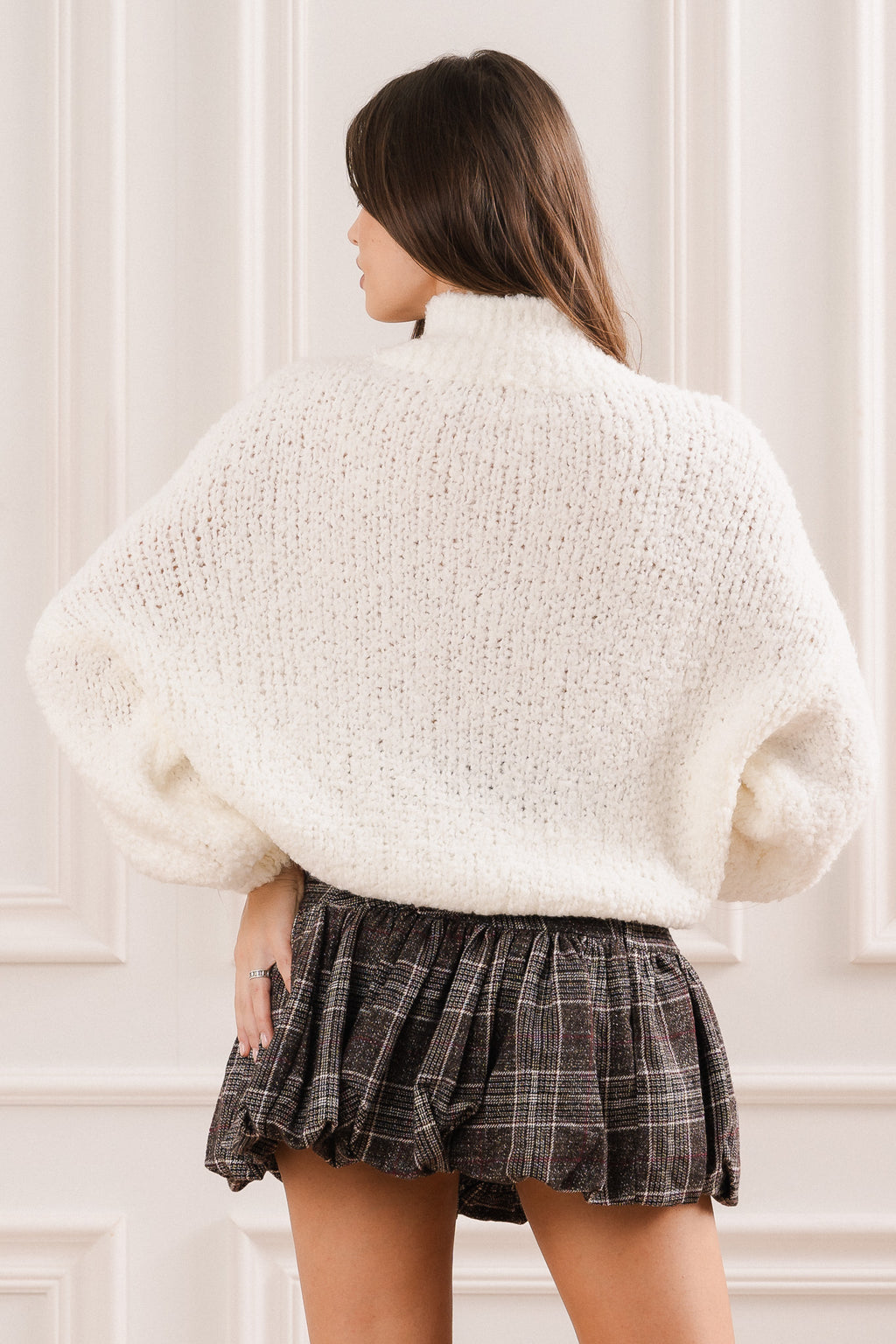 Sweter Bouclé z Luźnym Fasonem- Biały / Uniwersalny