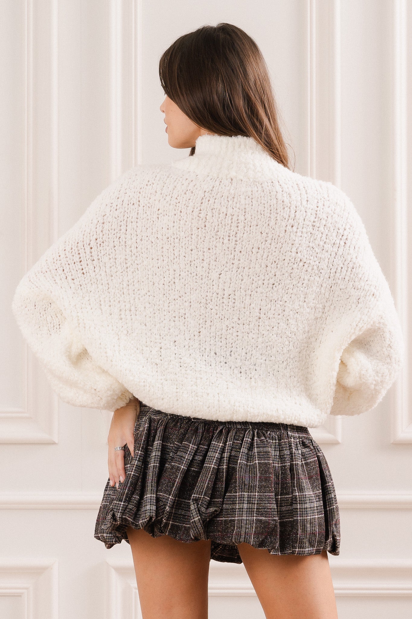 Sweter Bouclé z Luźnym Fasonem- Biały / Uniwersalny