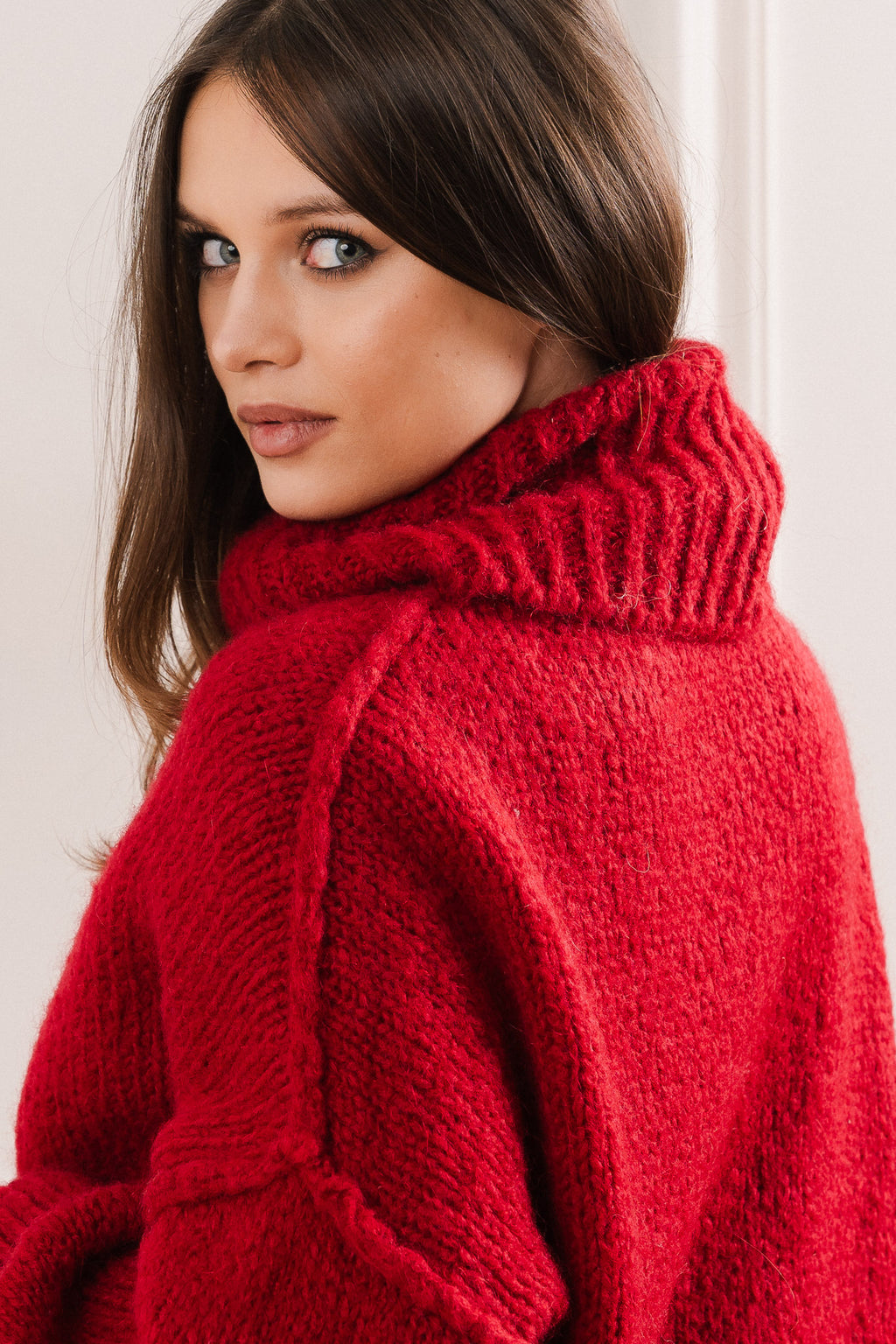 Sweter Oversize z Golfem- Uniwersalny / Brązowy