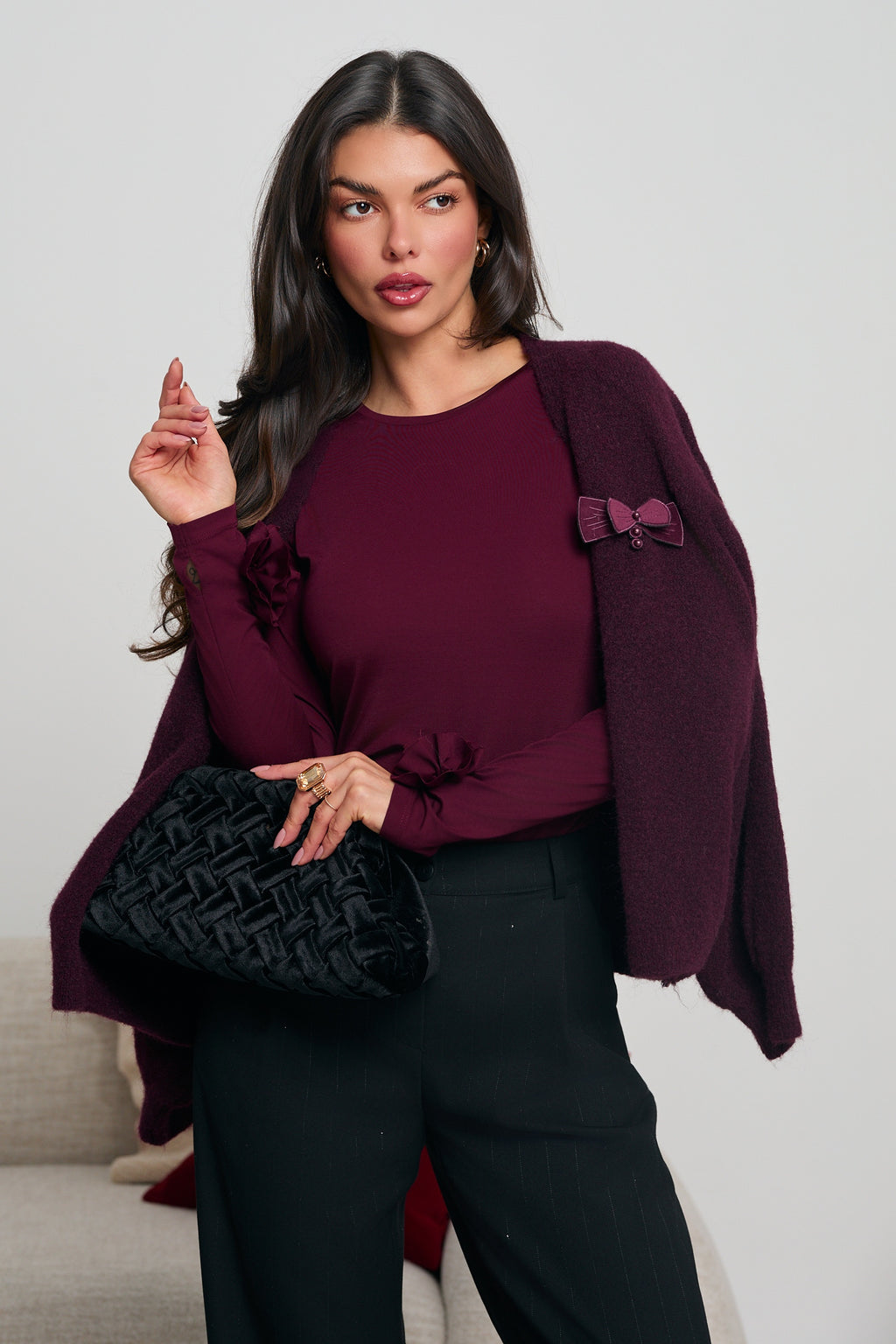 BLUZKA Z RÓŻĄ NA RĘKAWACH