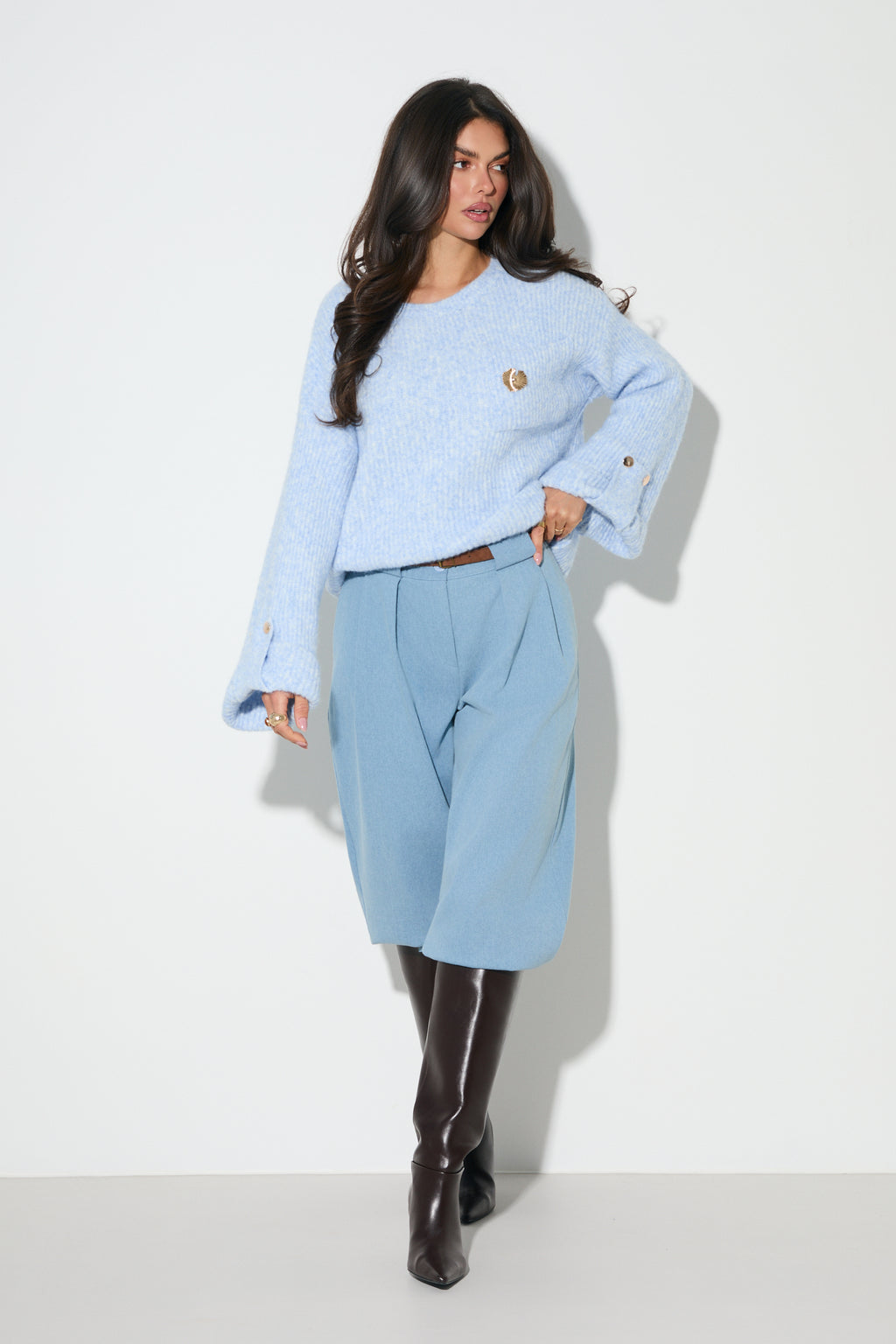 SWETER Z ROZSZERZANYM RĘKAWEM