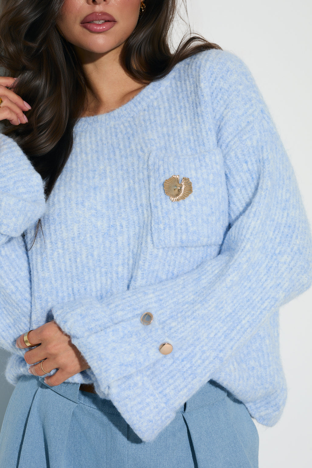 SWETER Z ROZSZERZANYM RĘKAWEM