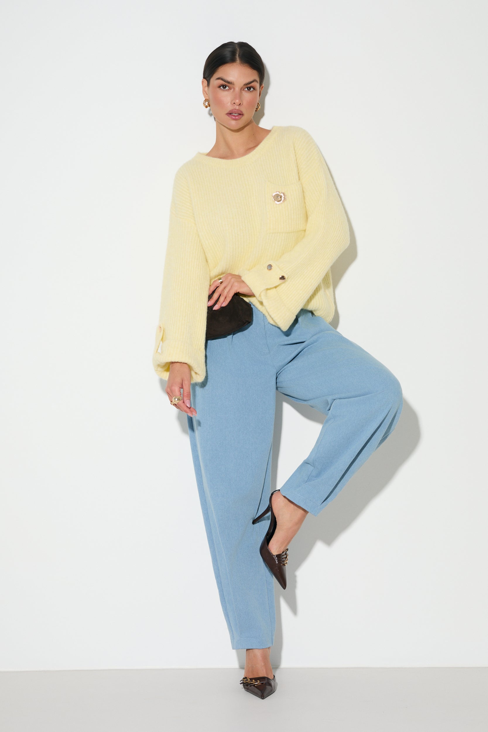 SWETER Z ROZSZERZANYM RĘKAWEM