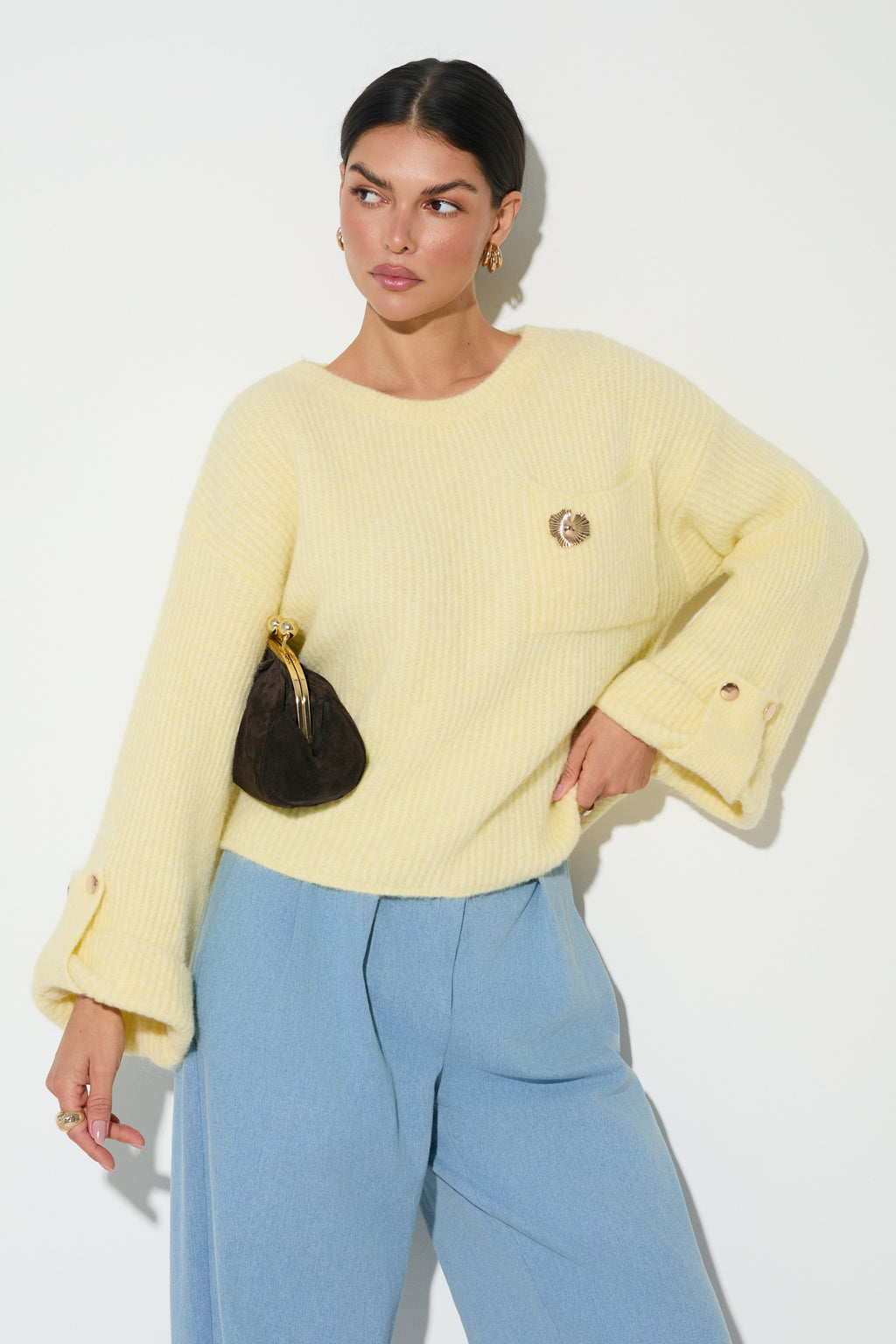 SWETER Z ROZSZERZANYM RĘKAWEM