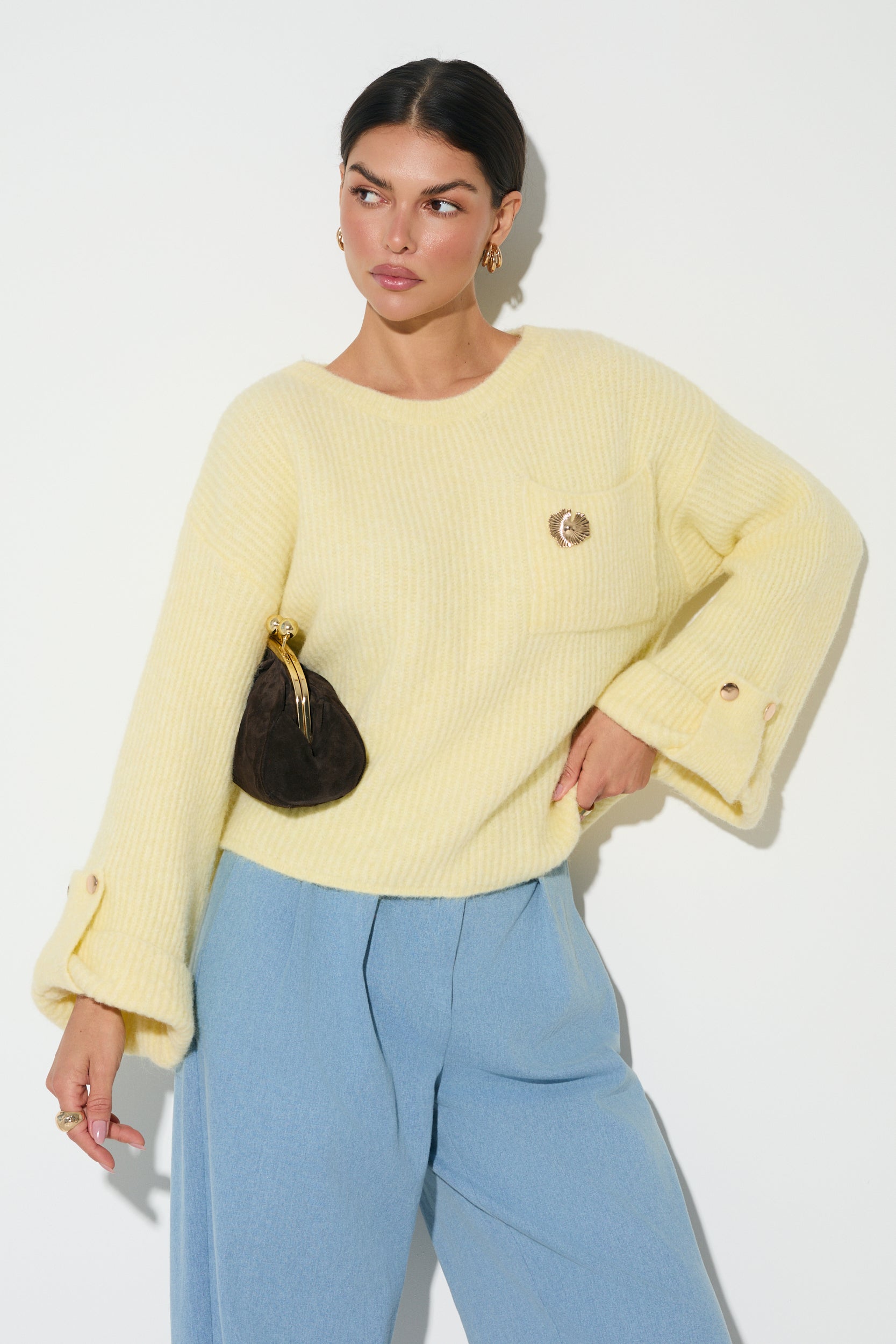 SWETER Z ROZSZERZANYM RĘKAWEM