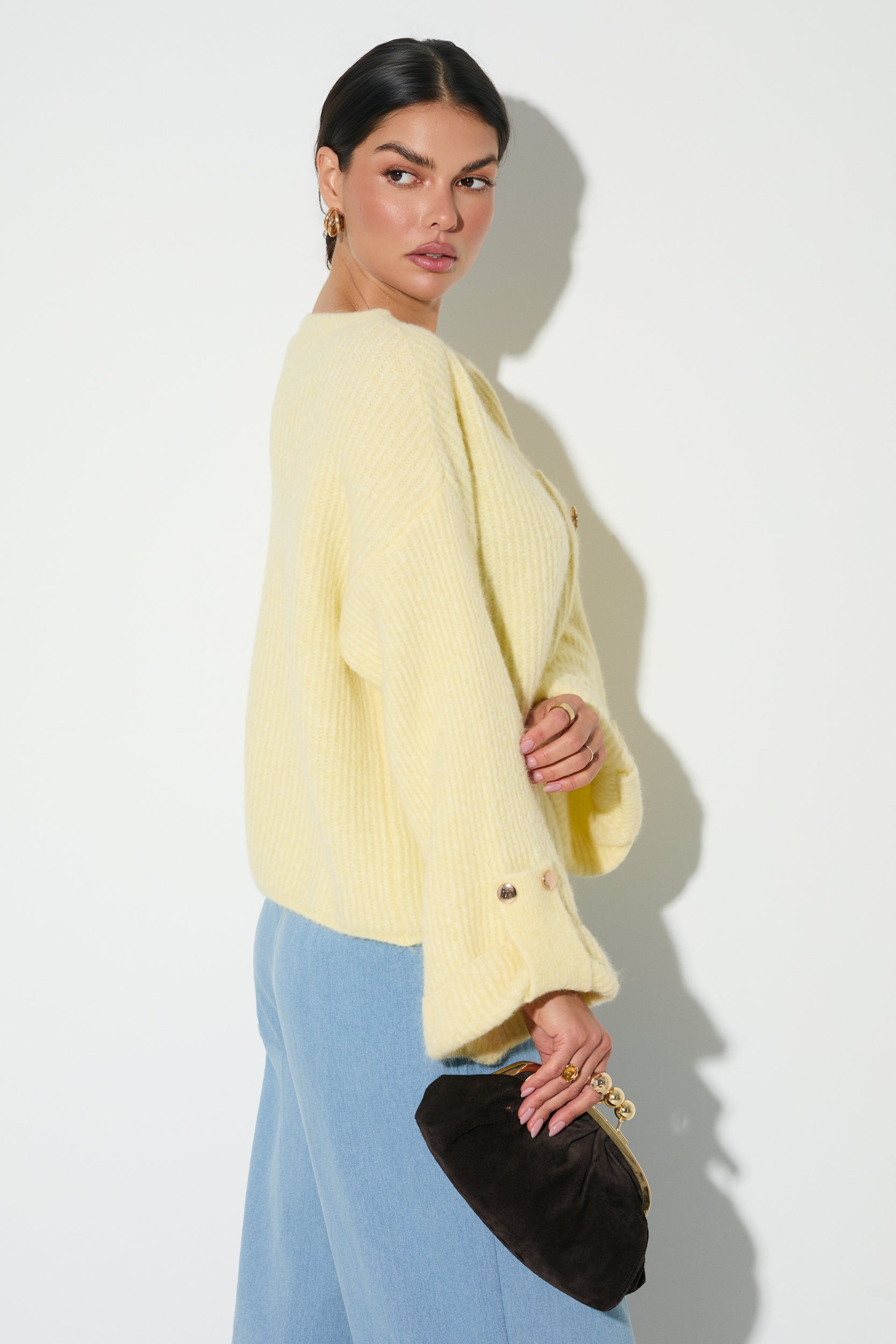 SWETER Z ROZSZERZANYM RĘKAWEM