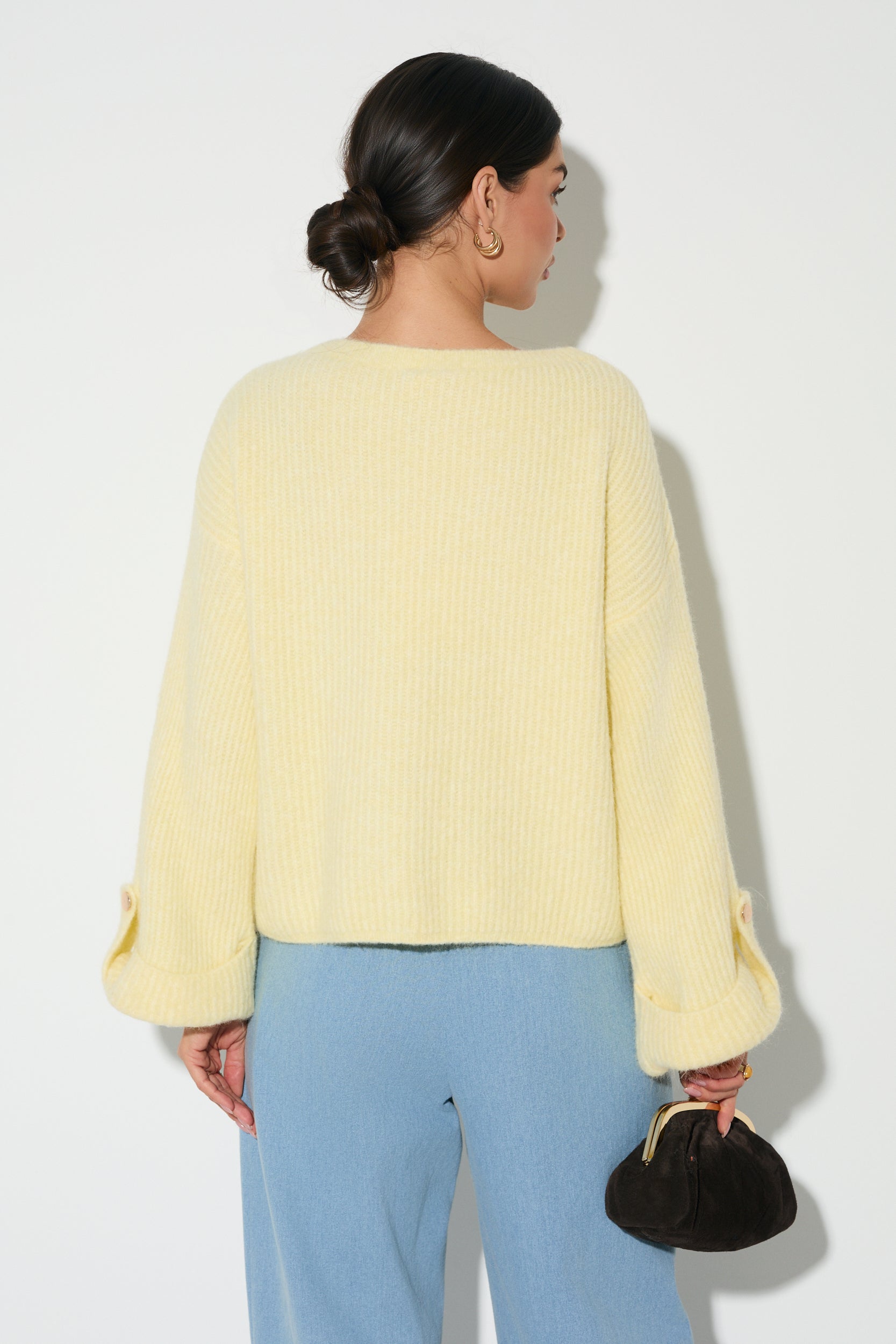 SWETER Z ROZSZERZANYM RĘKAWEM