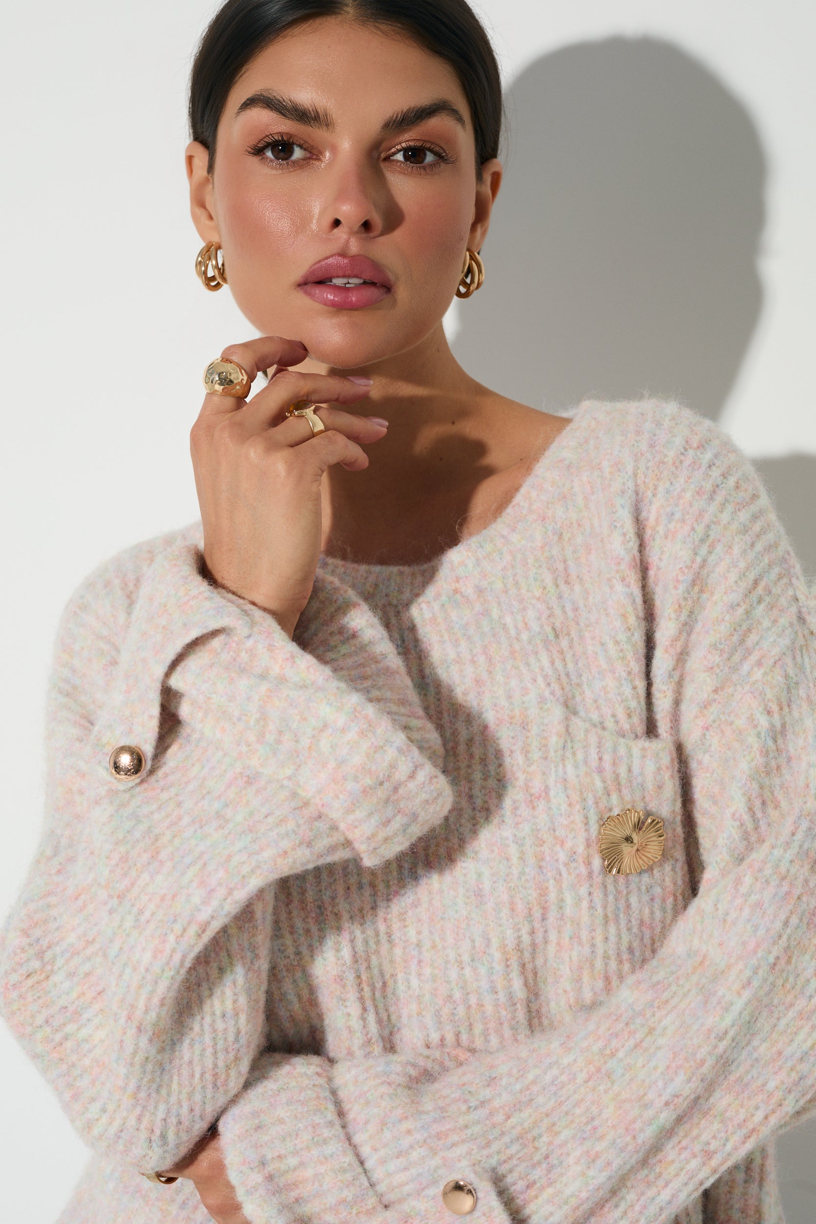 SWETER Z ROZSZERZANYM RĘKAWEM