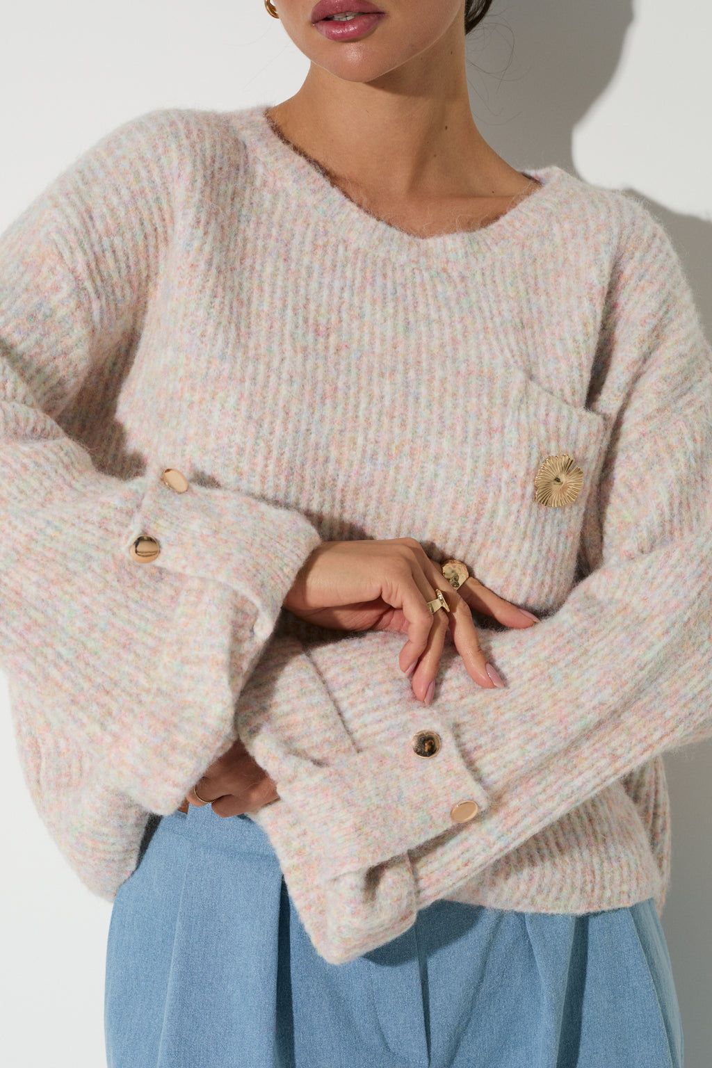 SWETER Z ROZSZERZANYM RĘKAWEM