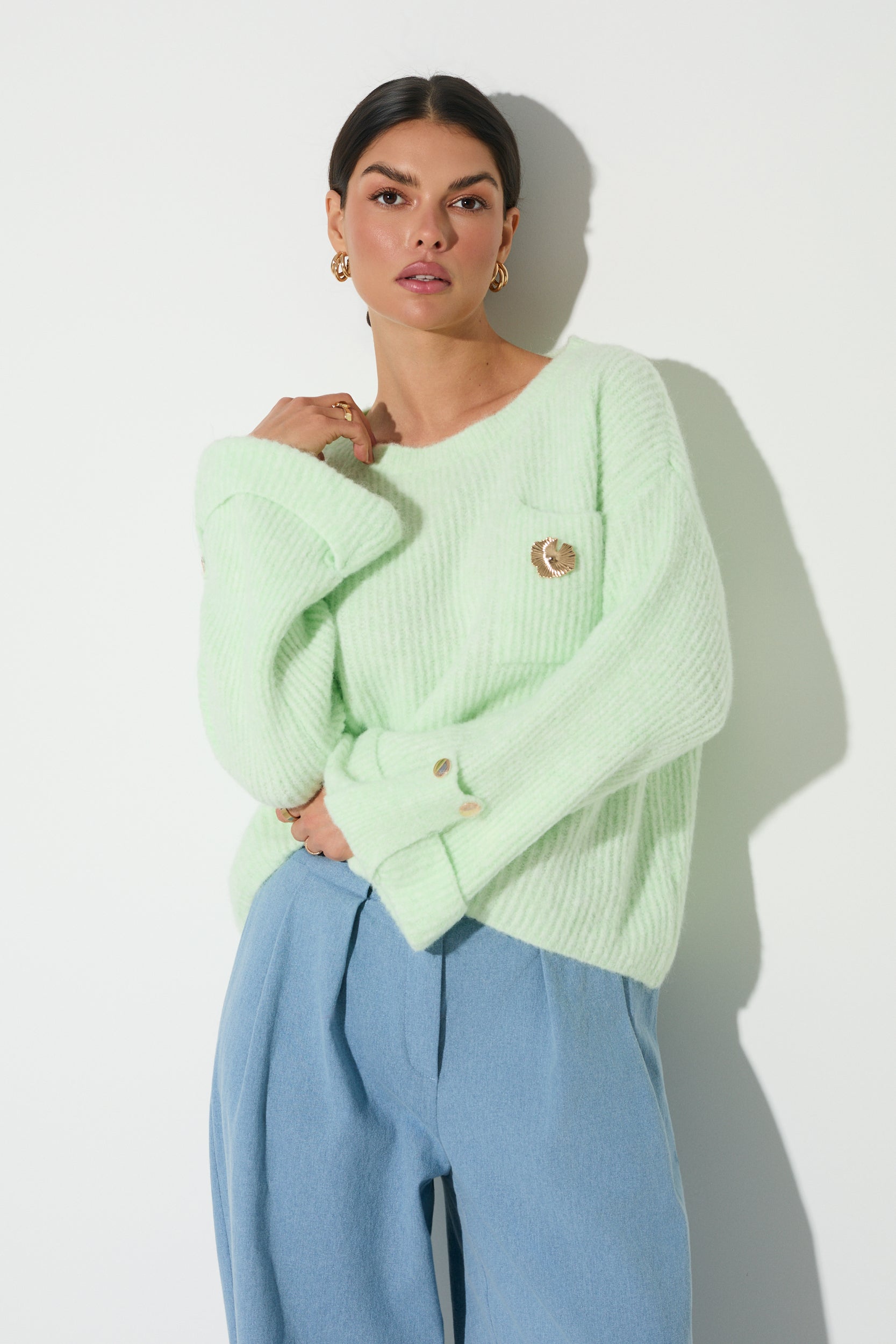 SWETER Z ROZSZERZANYM RĘKAWEM