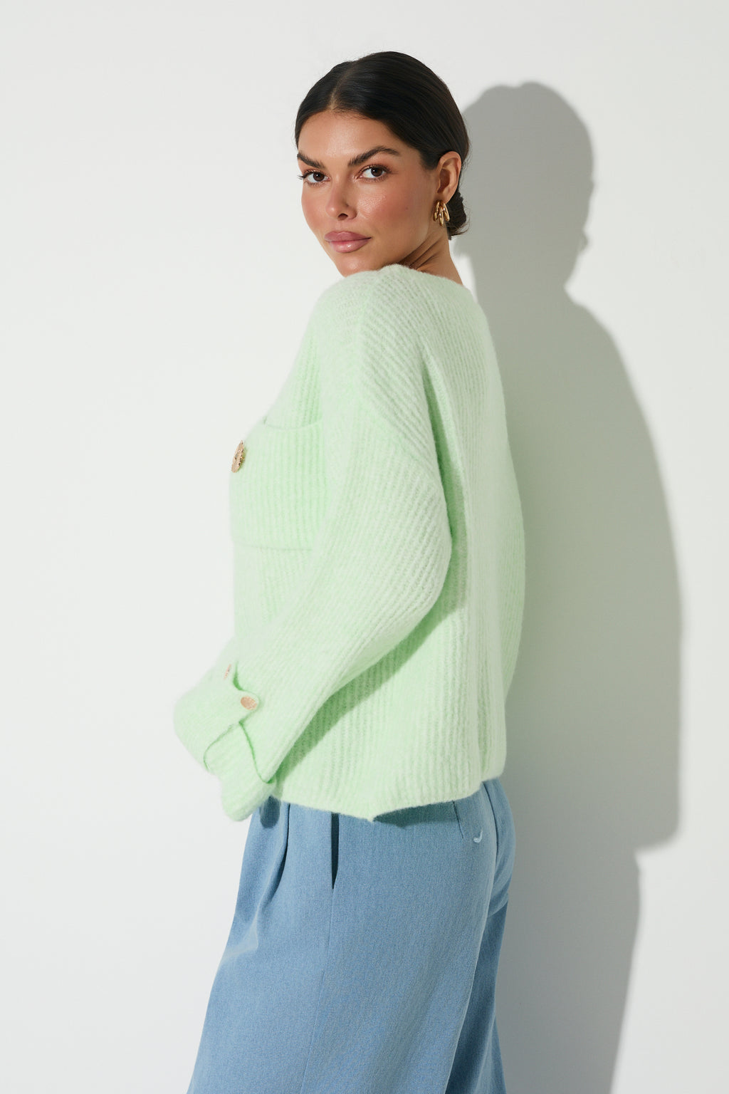 SWETER Z ROZSZERZANYM RĘKAWEM