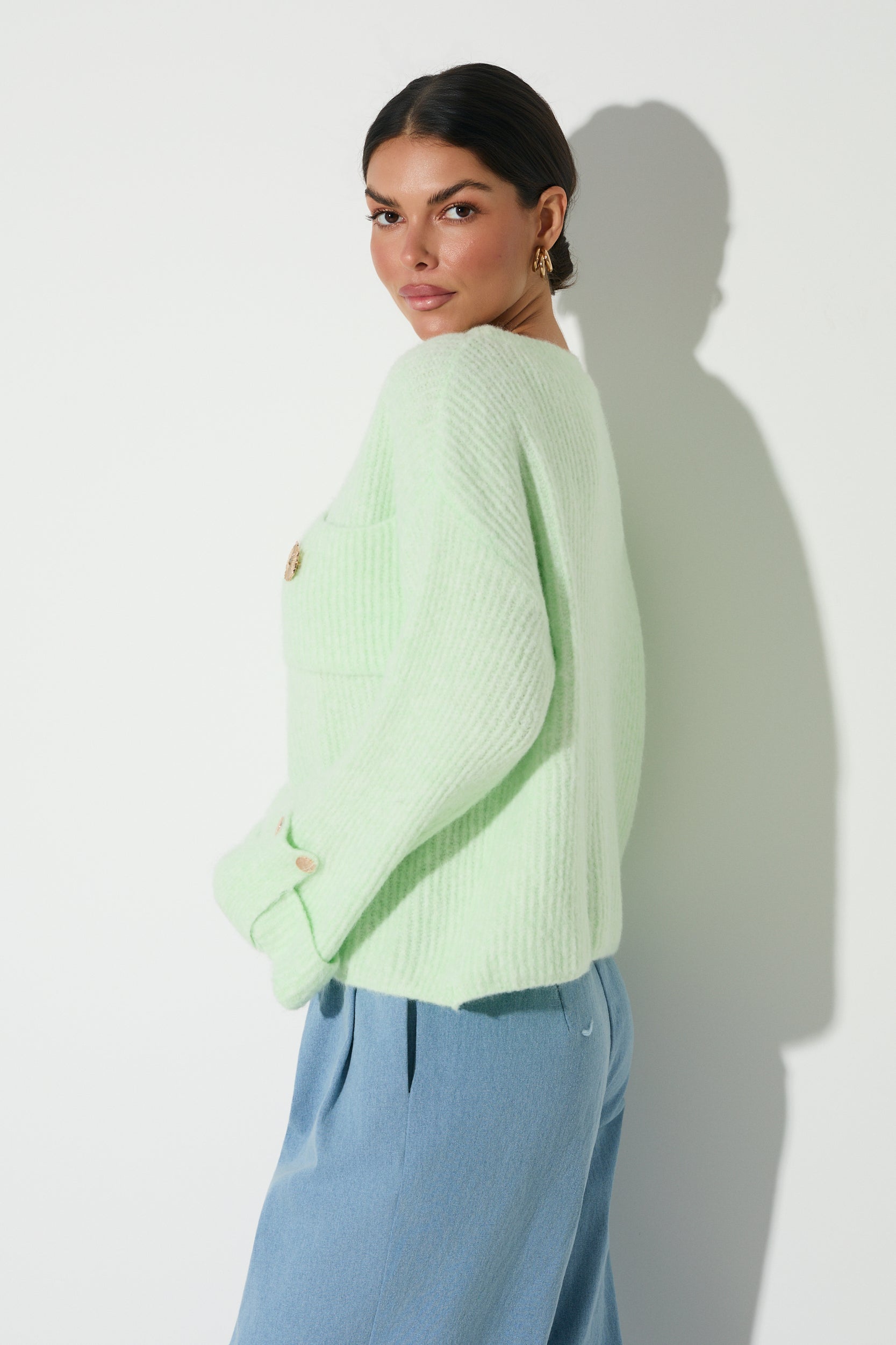 SWETER Z ROZSZERZANYM RĘKAWEM