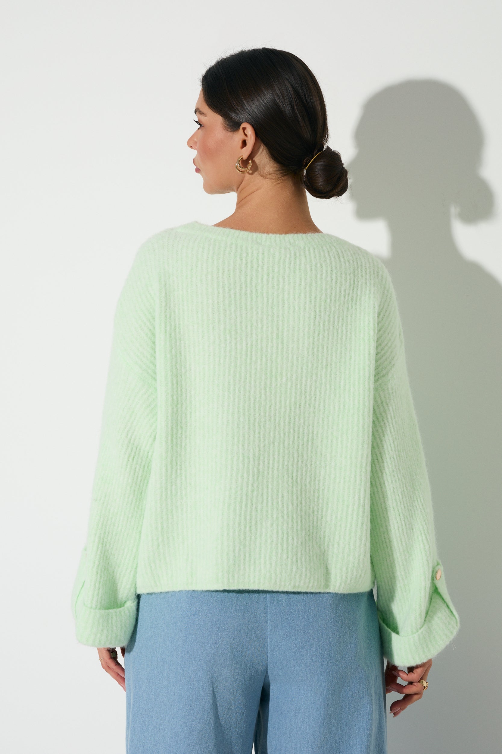 SWETER Z ROZSZERZANYM RĘKAWEM