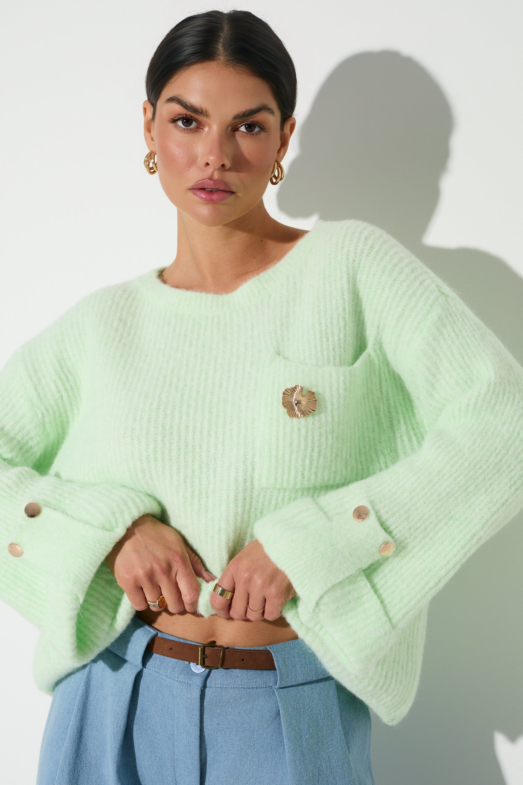 SWETER Z ROZSZERZANYM RĘKAWEM