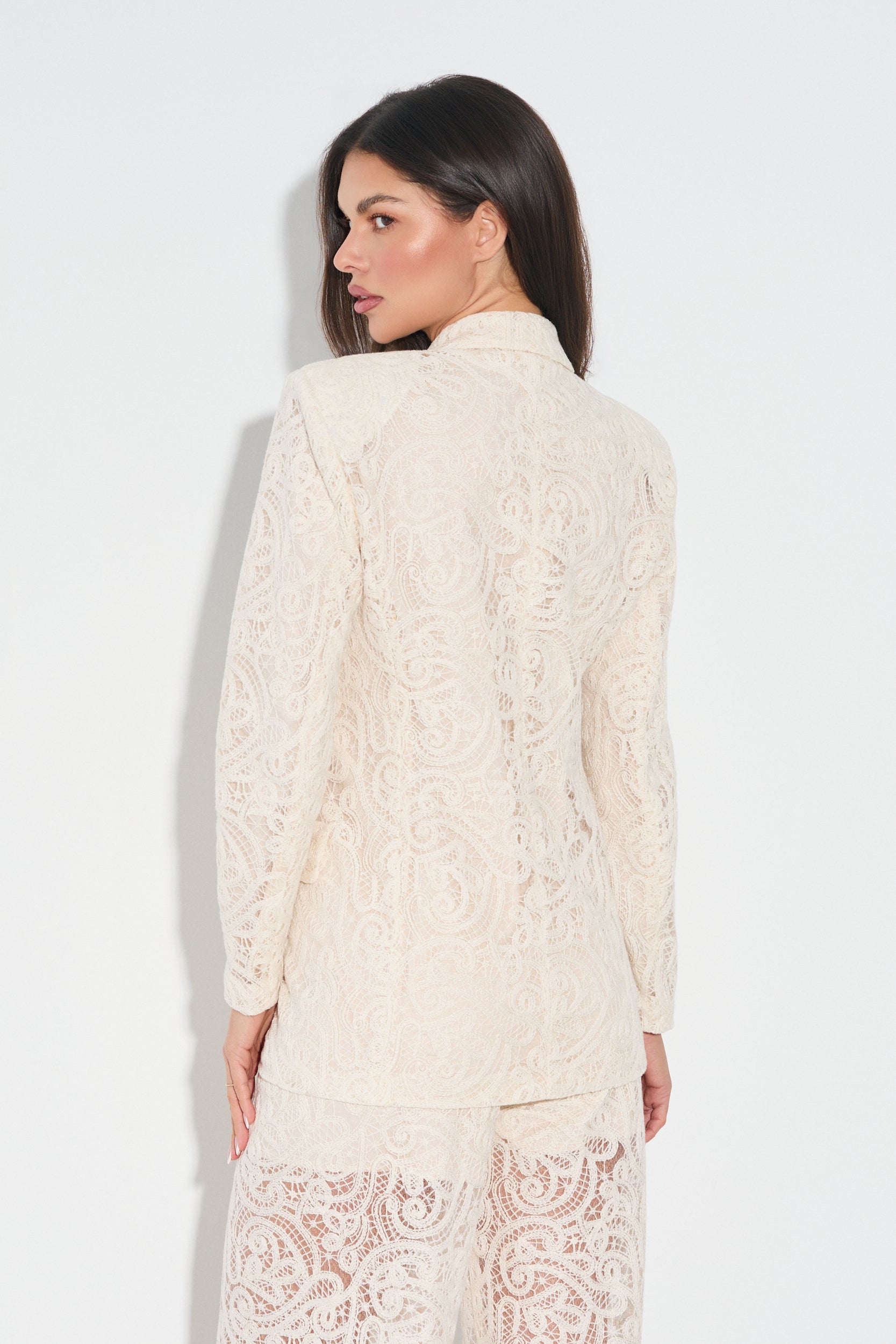 MARYNARKA Z KORONKOWEJ TKANINY