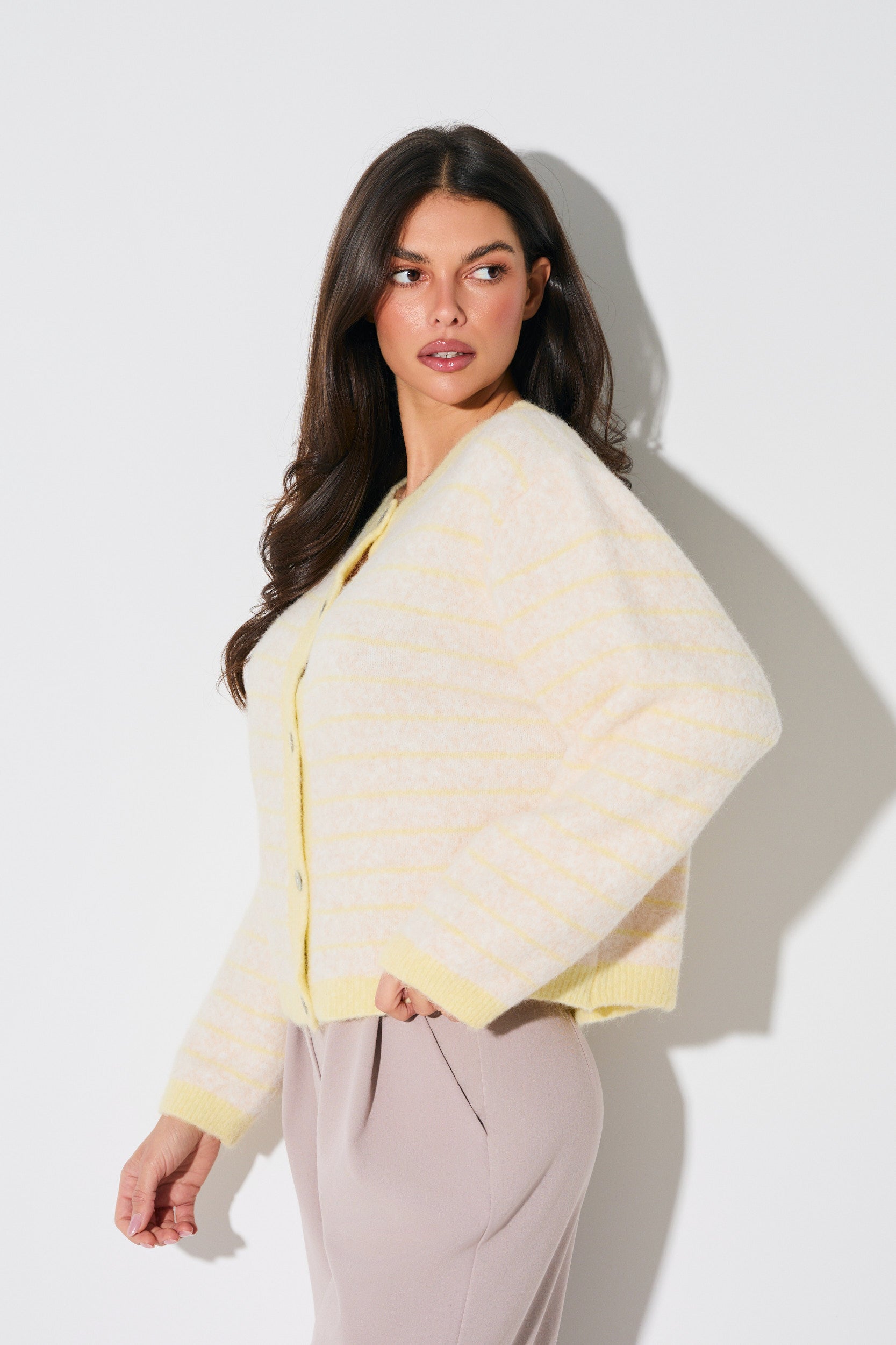 KARDIGAN W PASTELOWE PASKI