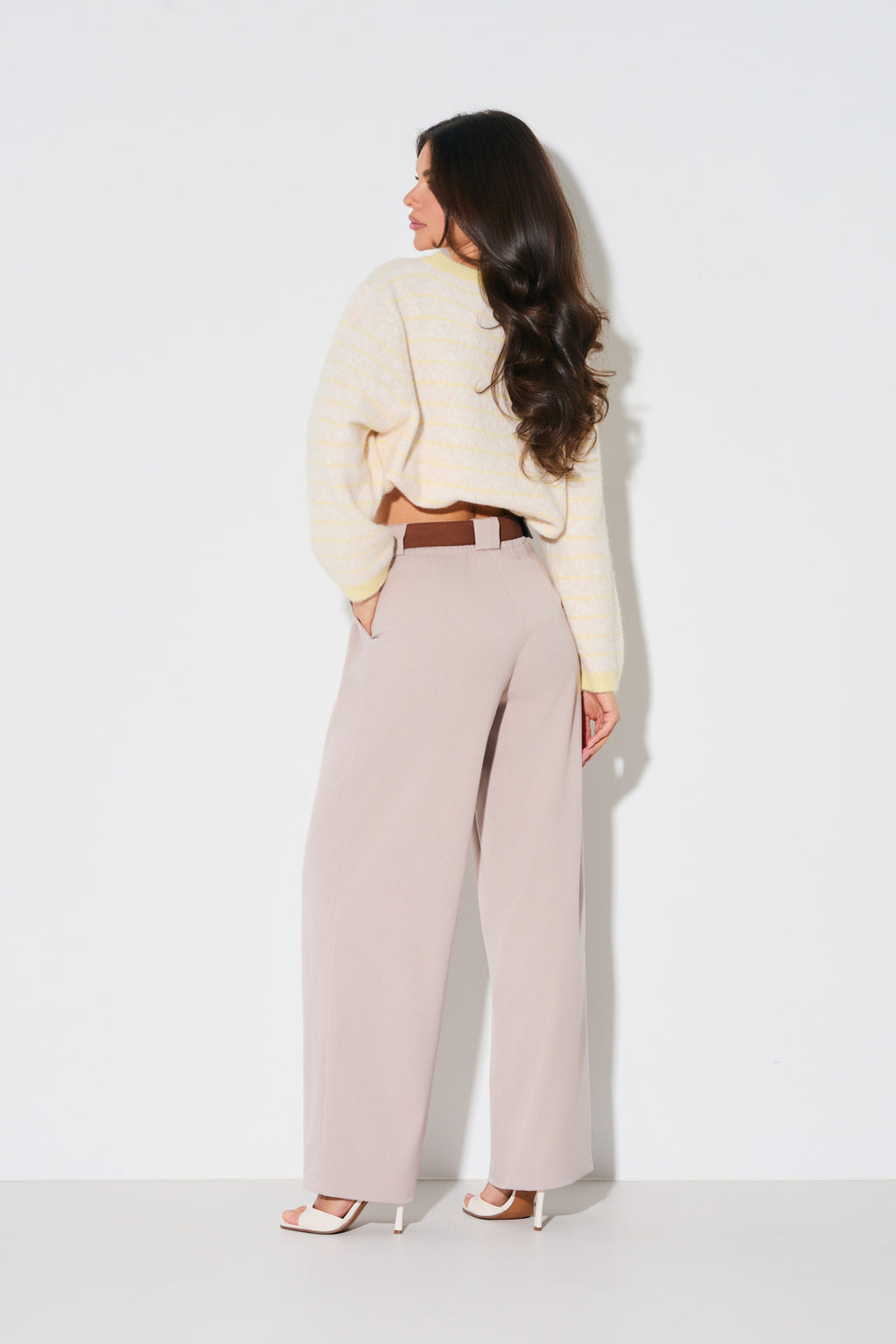 SPODNIE Z PROSTĄ NOGAWKĄ I PASKIEM