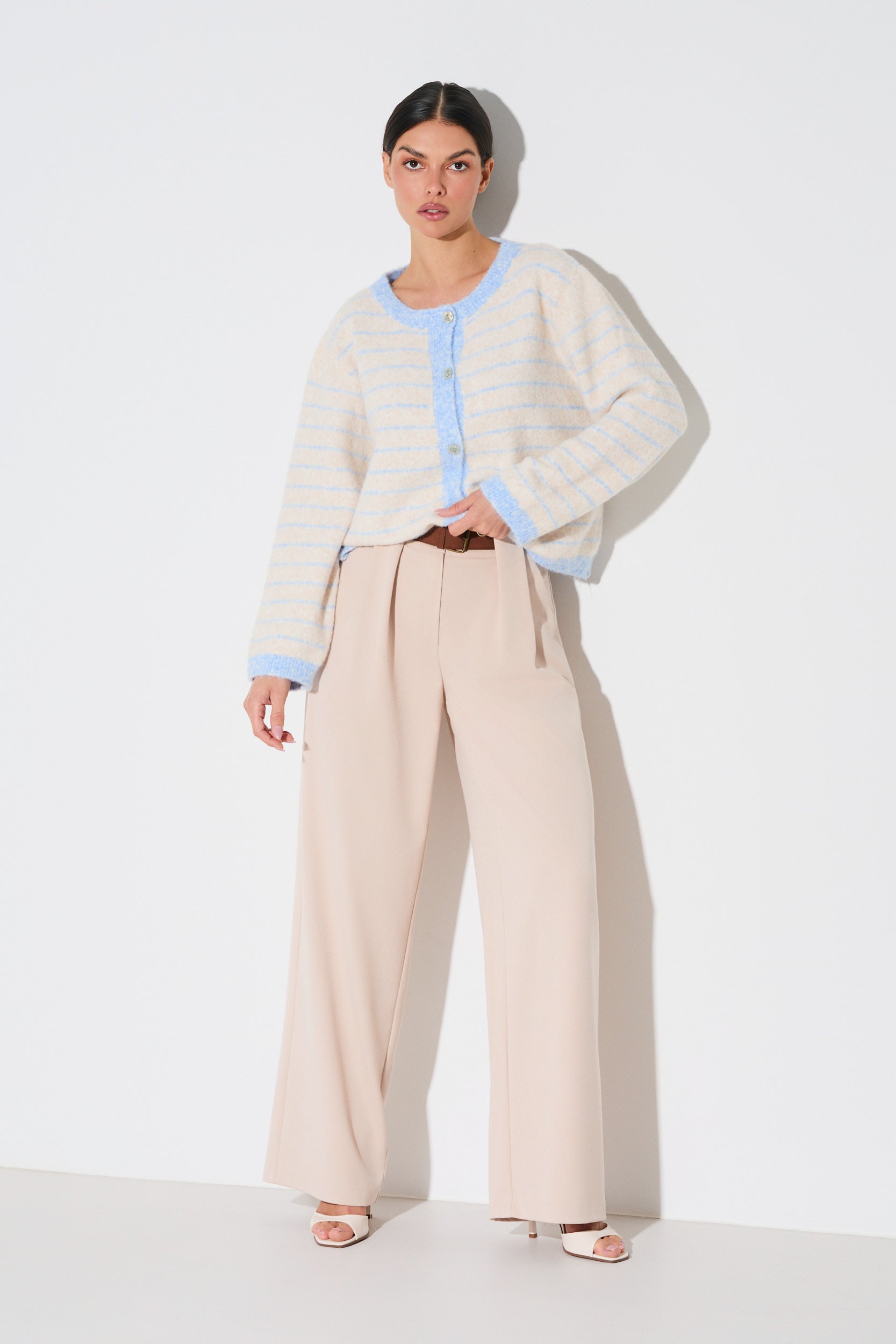 KARDIGAN W PASTELOWE PASKI