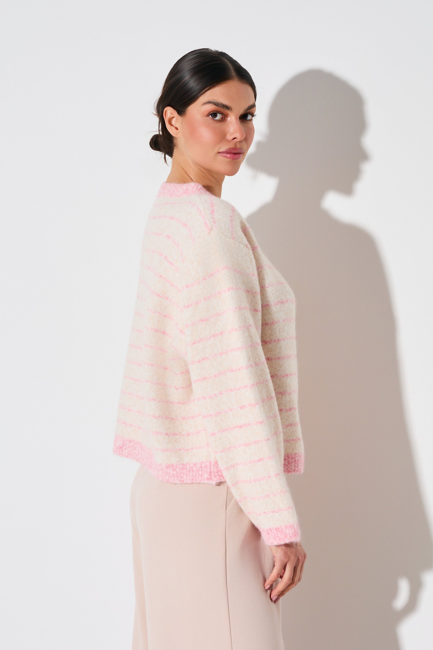 KARDIGAN W PASTELOWE PASKI