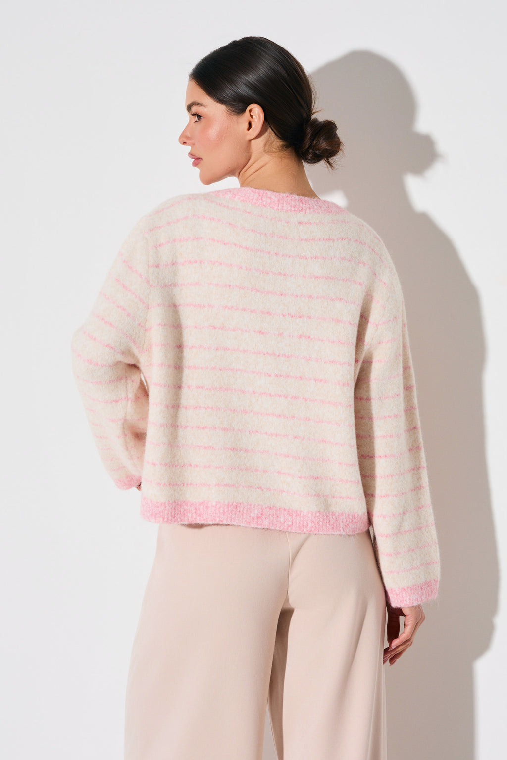 KARDIGAN W PASTELOWE PASKI