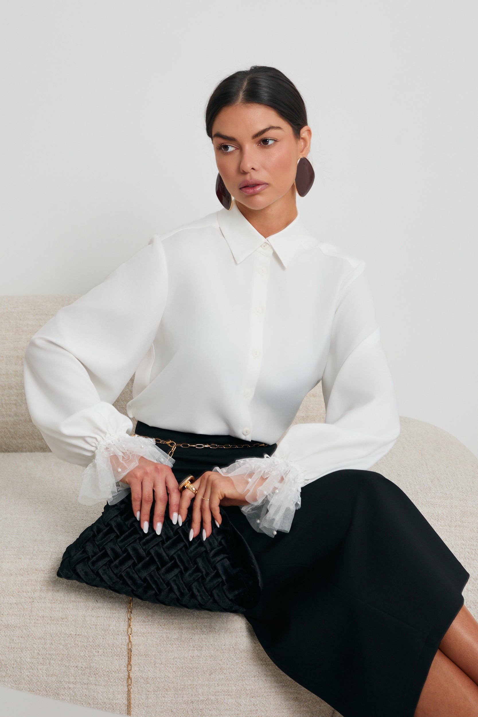 KOSZULA Z OZDOBNYM RĘKAWEM