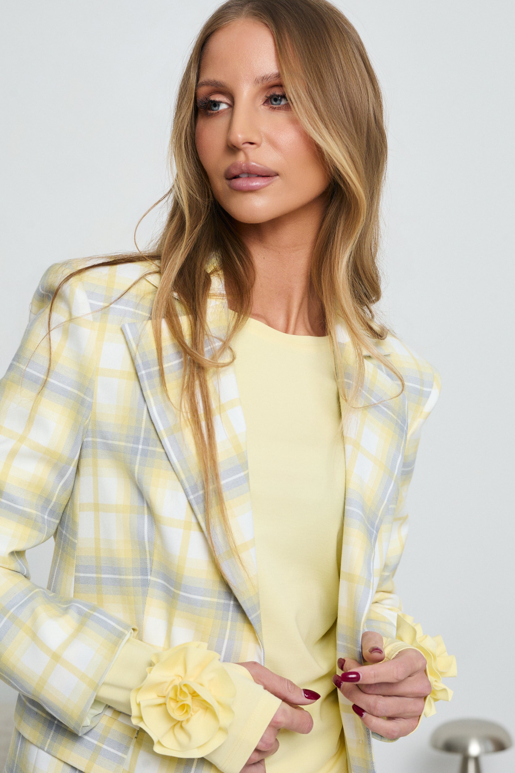 ŻÓŁTA MARYNARKA W KRATĘ