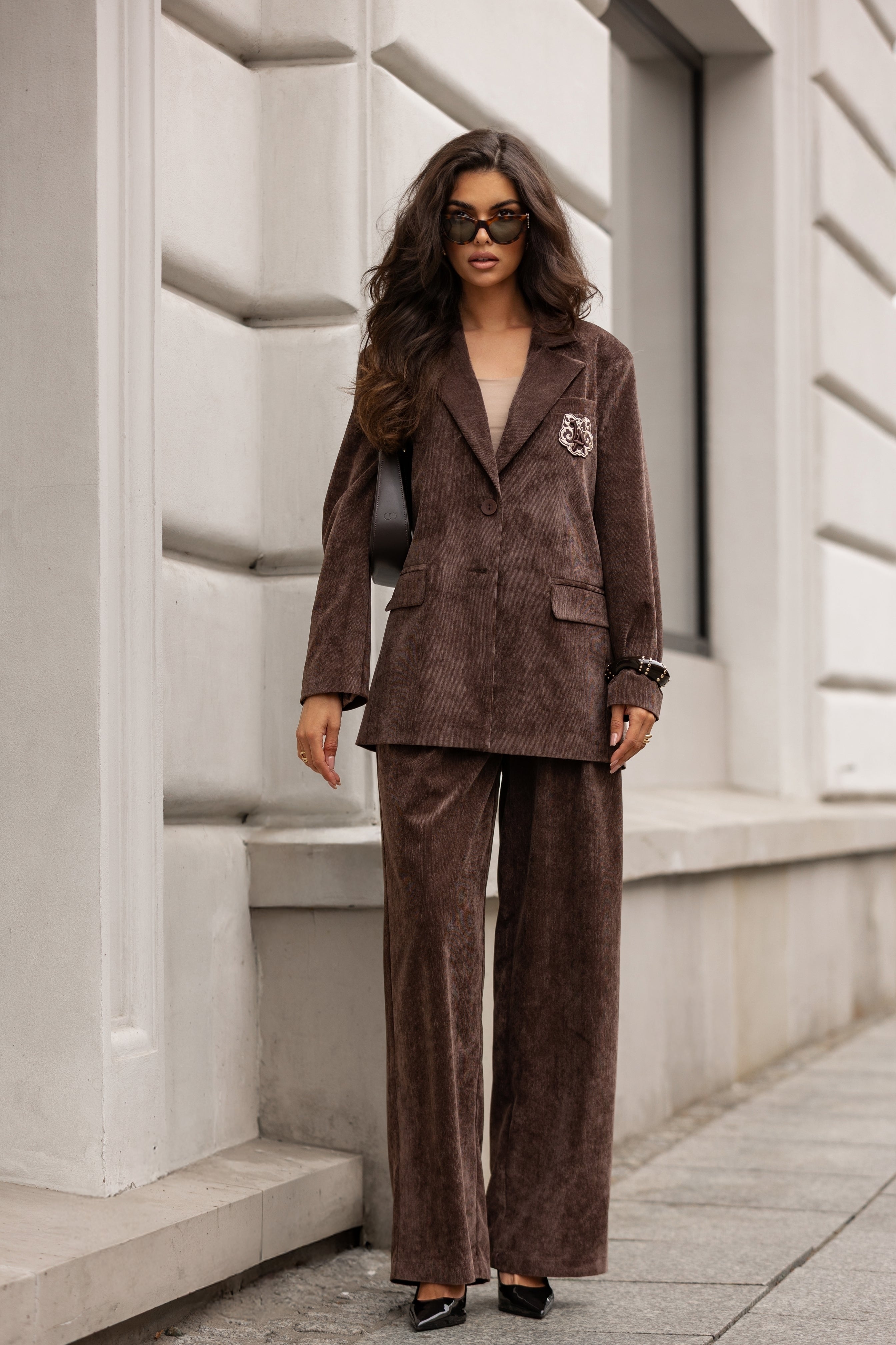 Czekoladowe spodnie z prostą nogawką