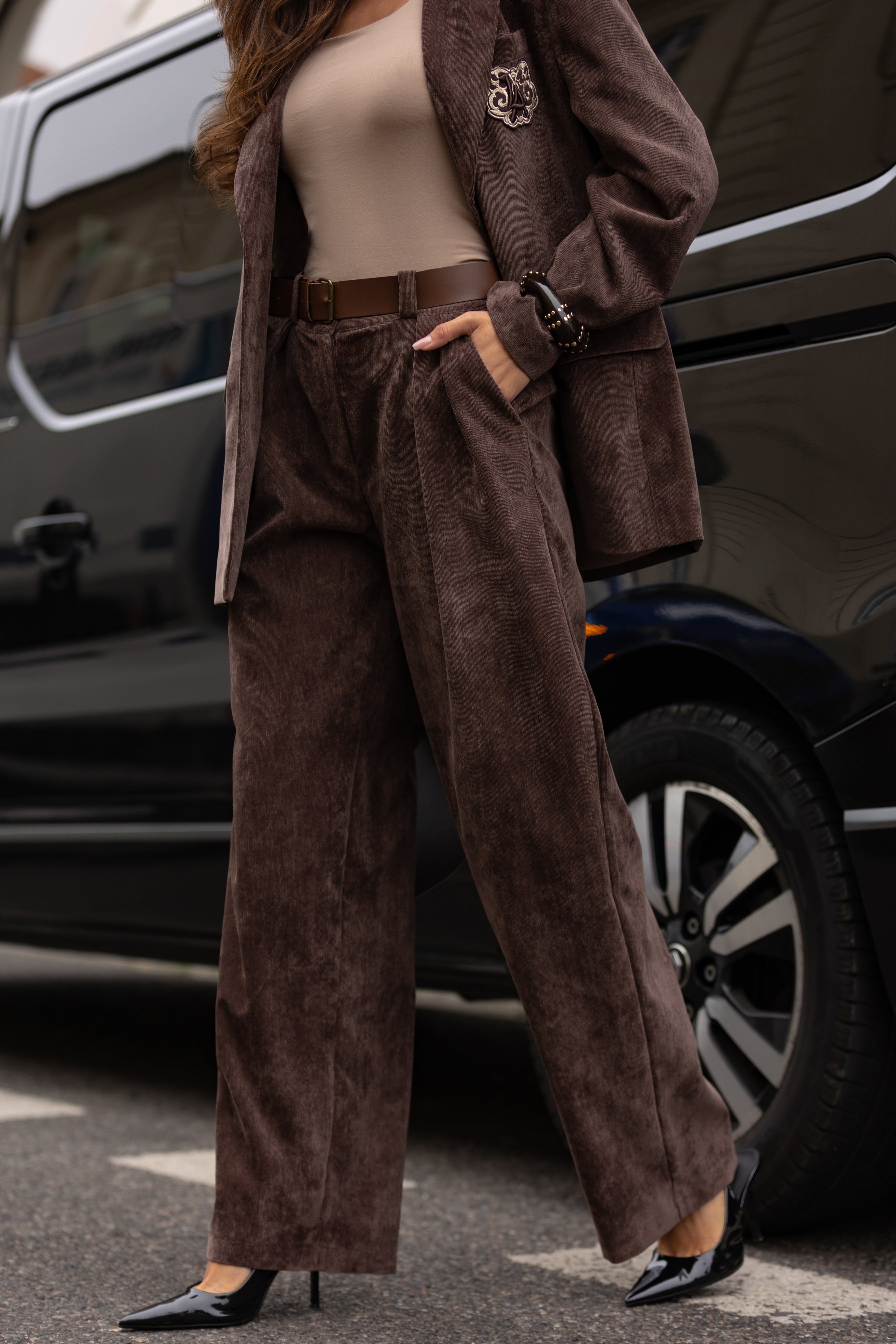 Czekoladowe spodnie z prostą nogawką