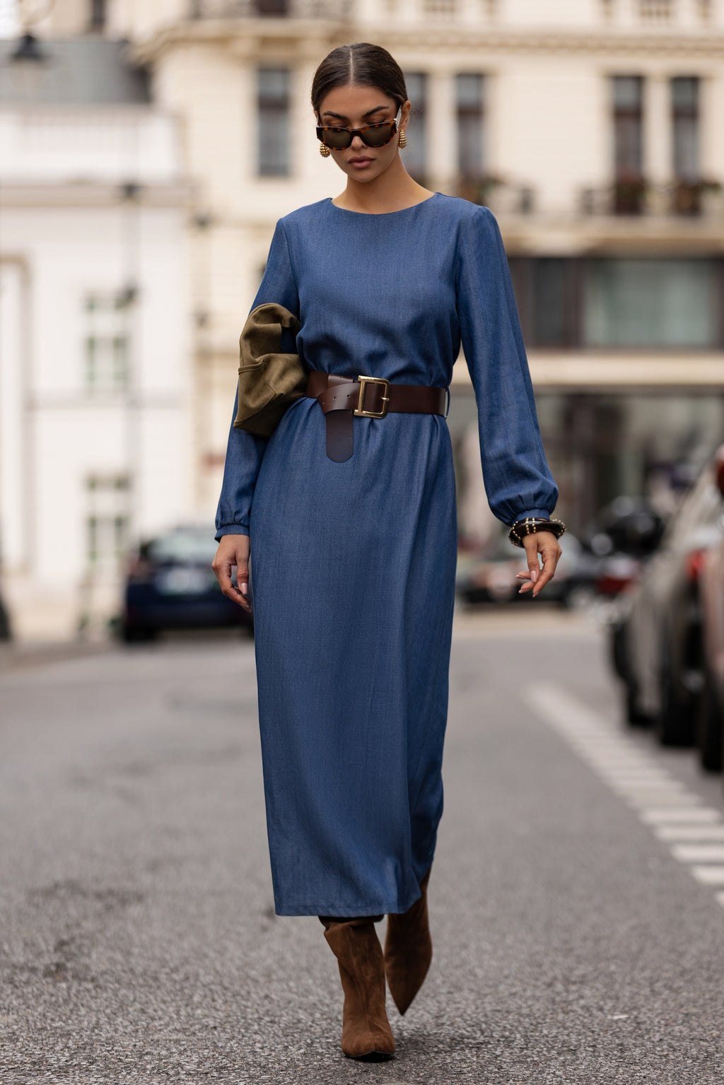 SUKIENKA MIDI Z PASKIEM