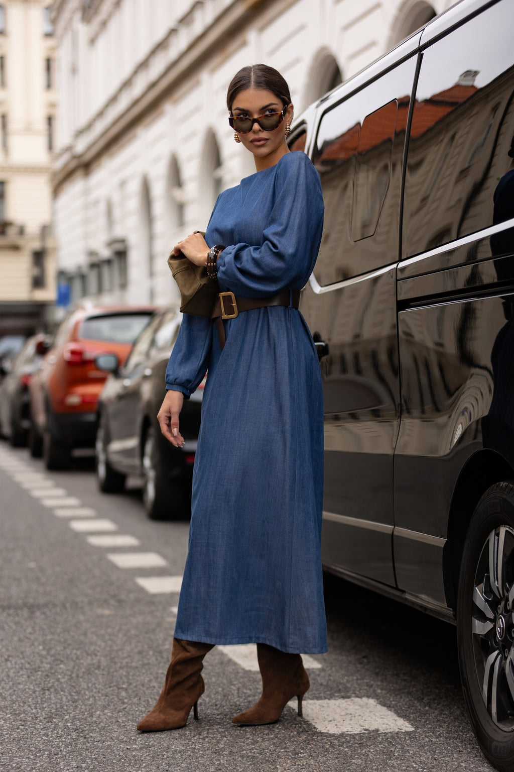 SUKIENKA MIDI Z PASKIEM